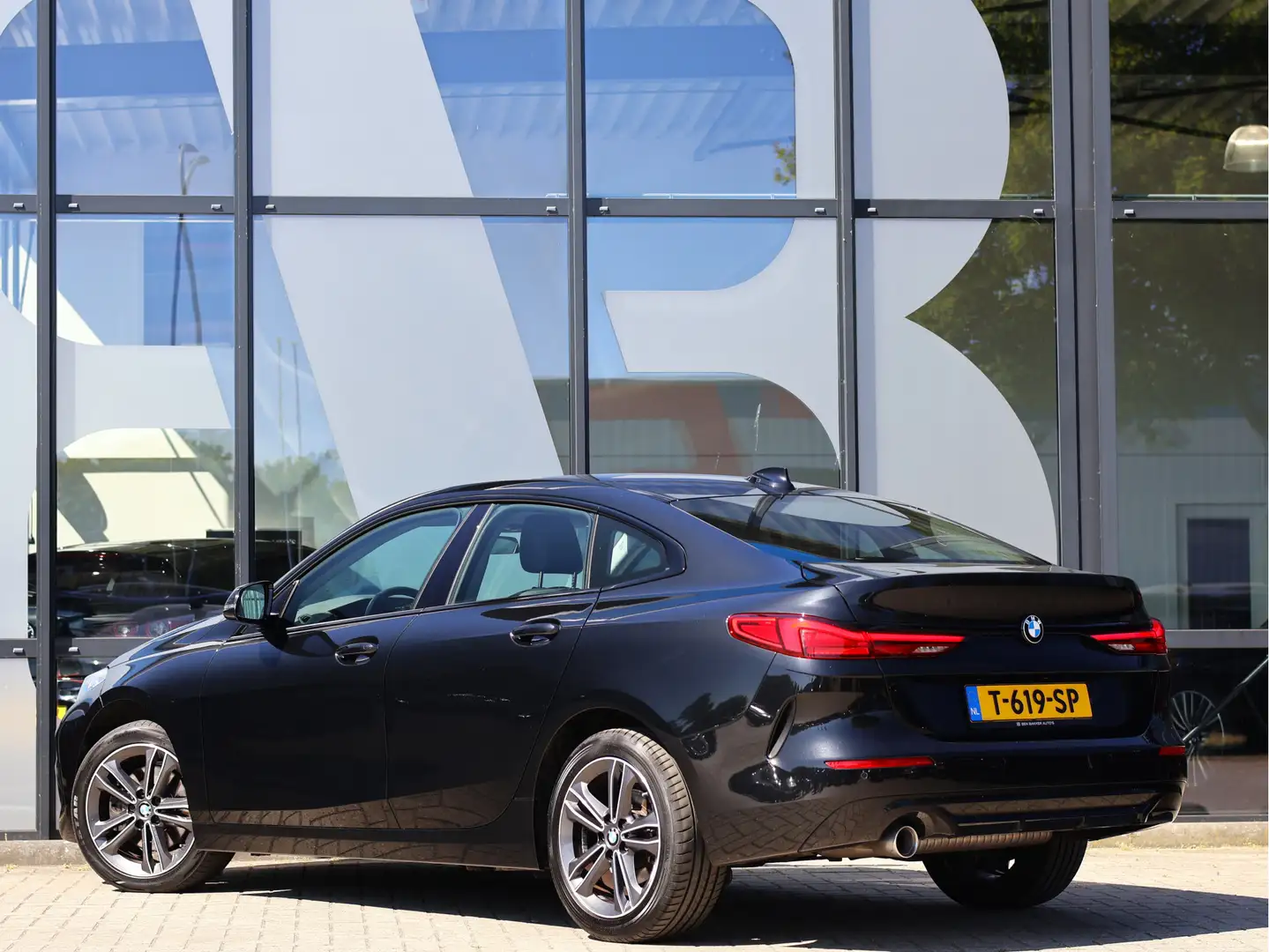 BMW 218 2-serie Gran Coupé 218i High Executive Sportline A Zwart - 2