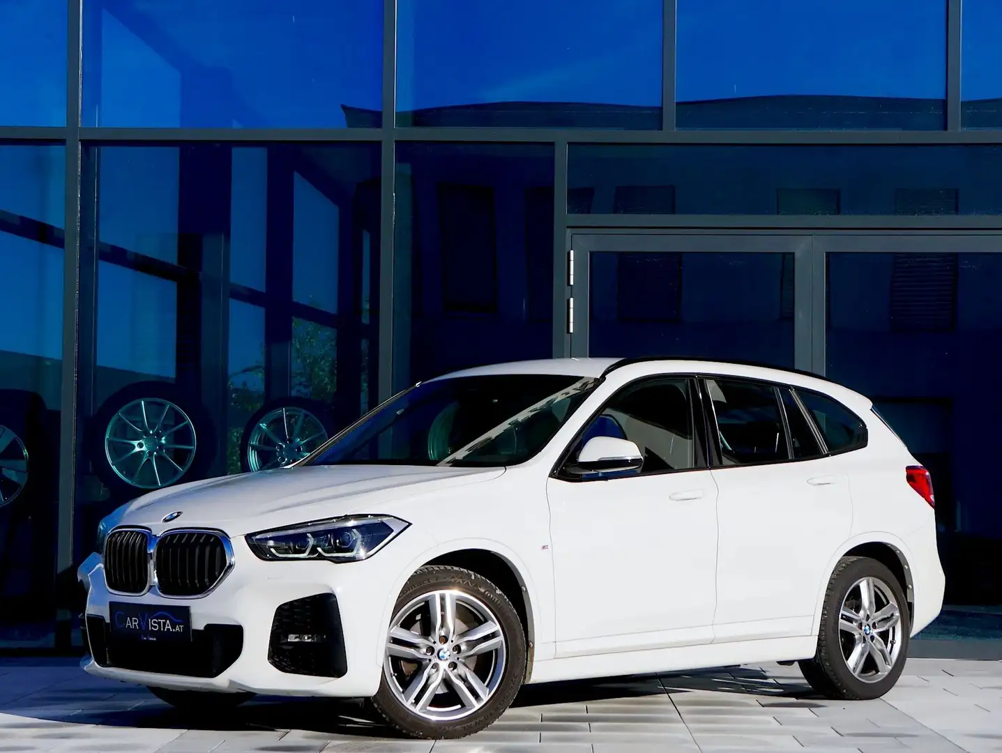 BMW X1 sDrive18i M Sport Weiß - 1