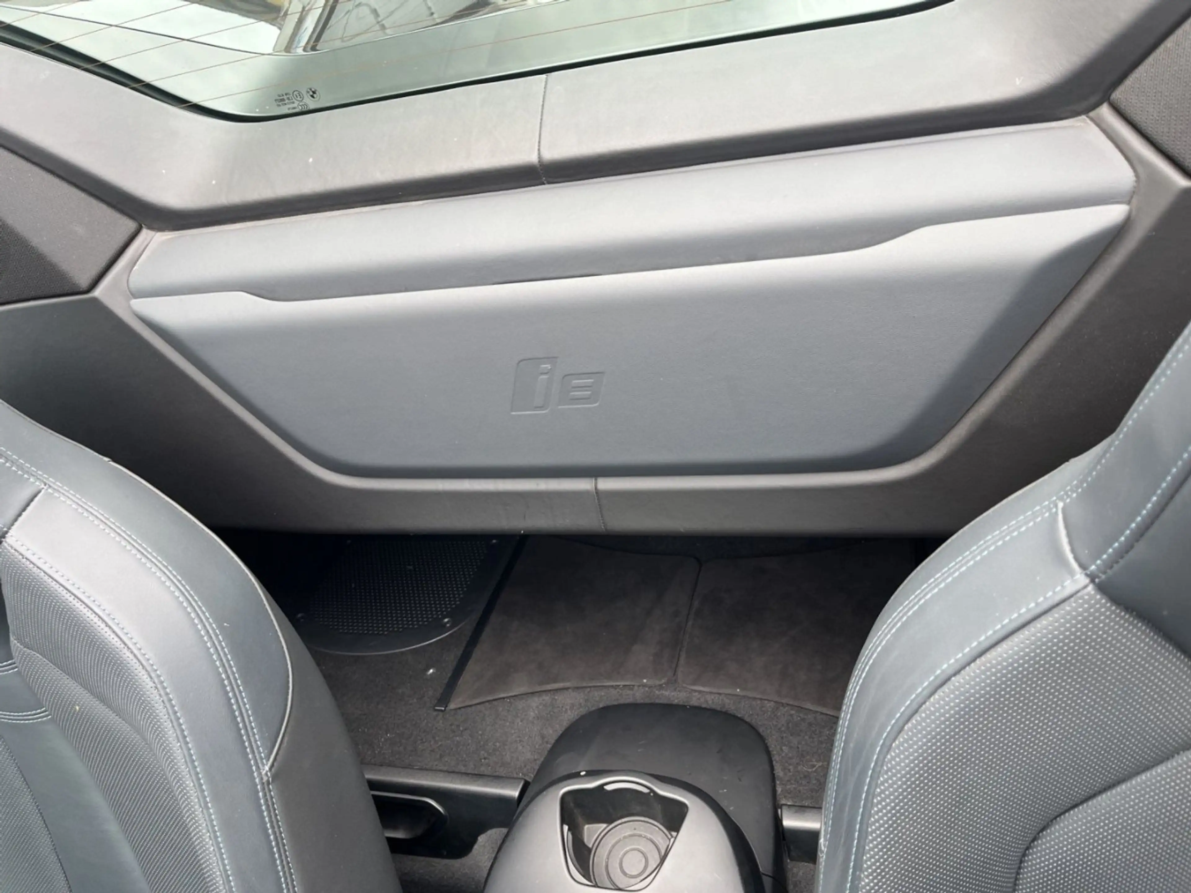 BMW i8 — photo 11