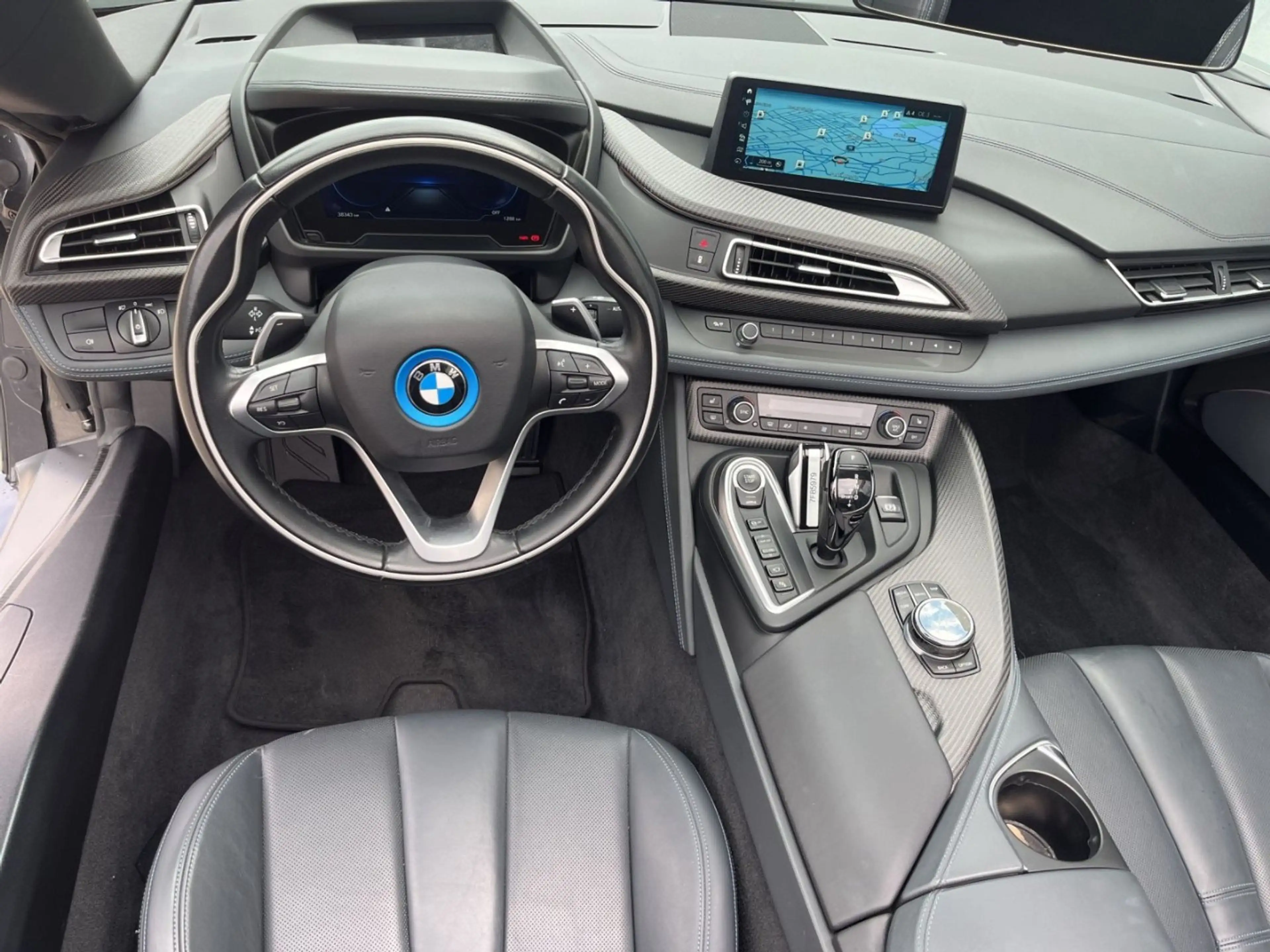 BMW i8 — photo 8