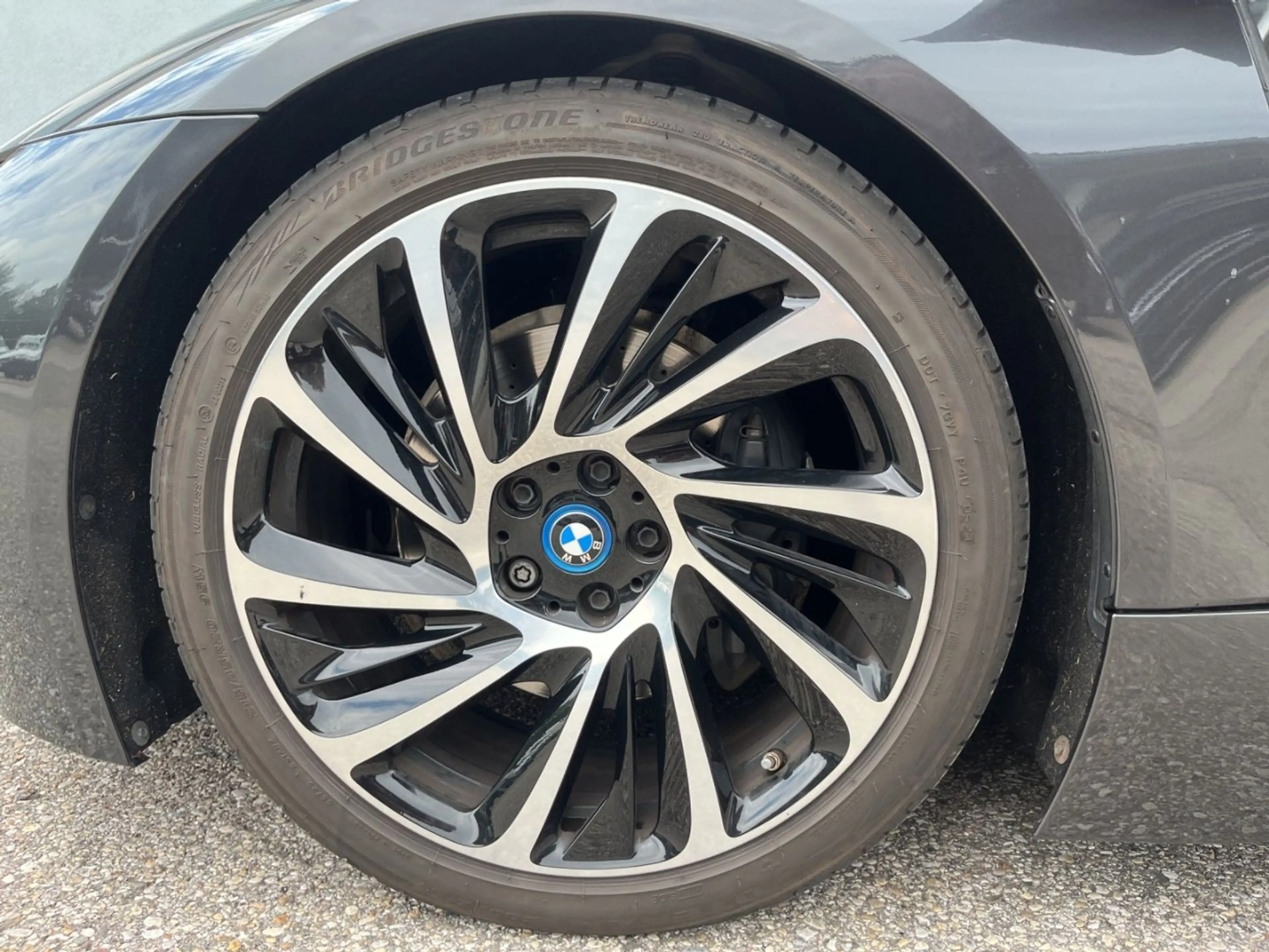 BMW i8 — photo 13