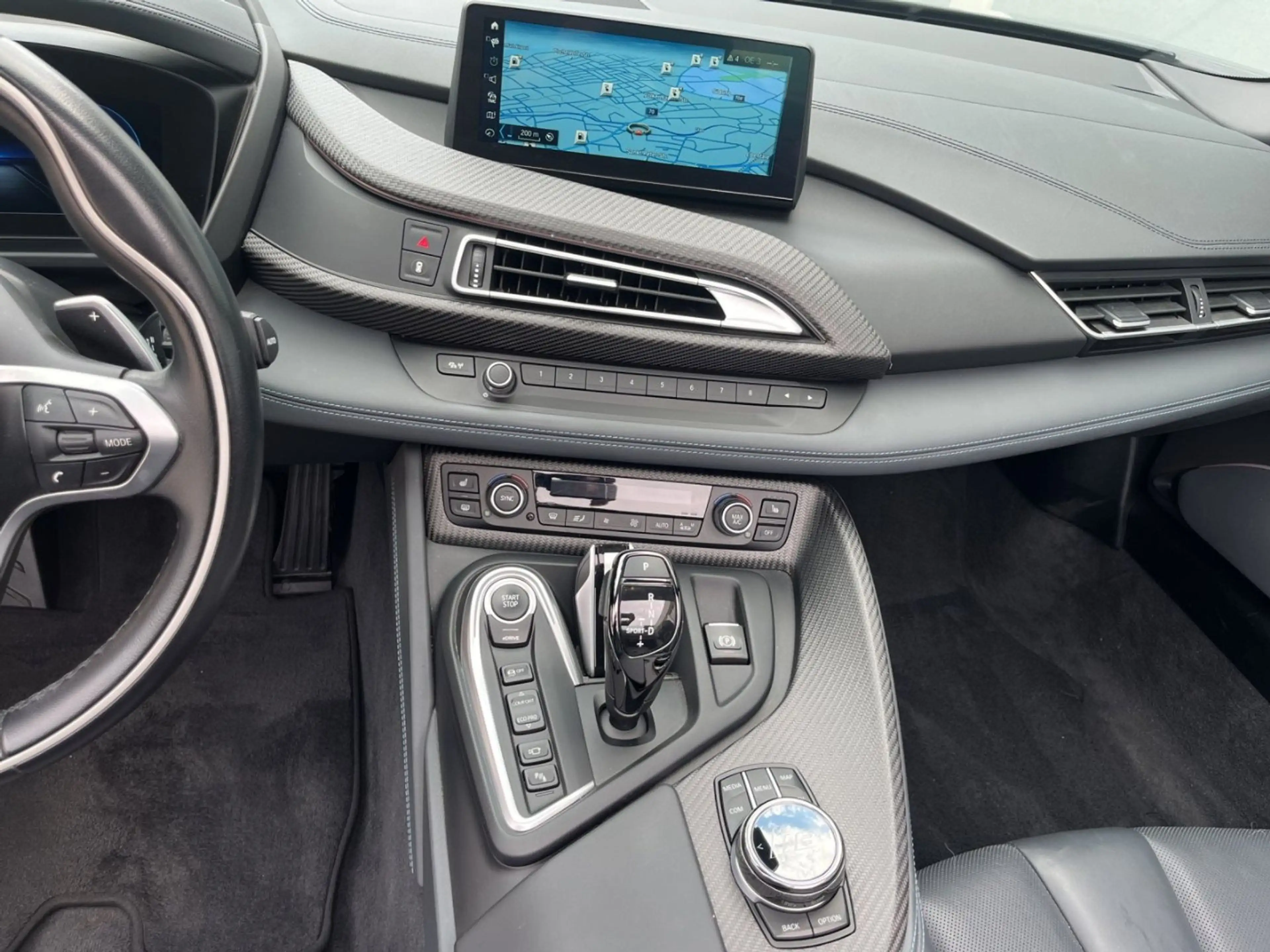 BMW i8 — photo 9