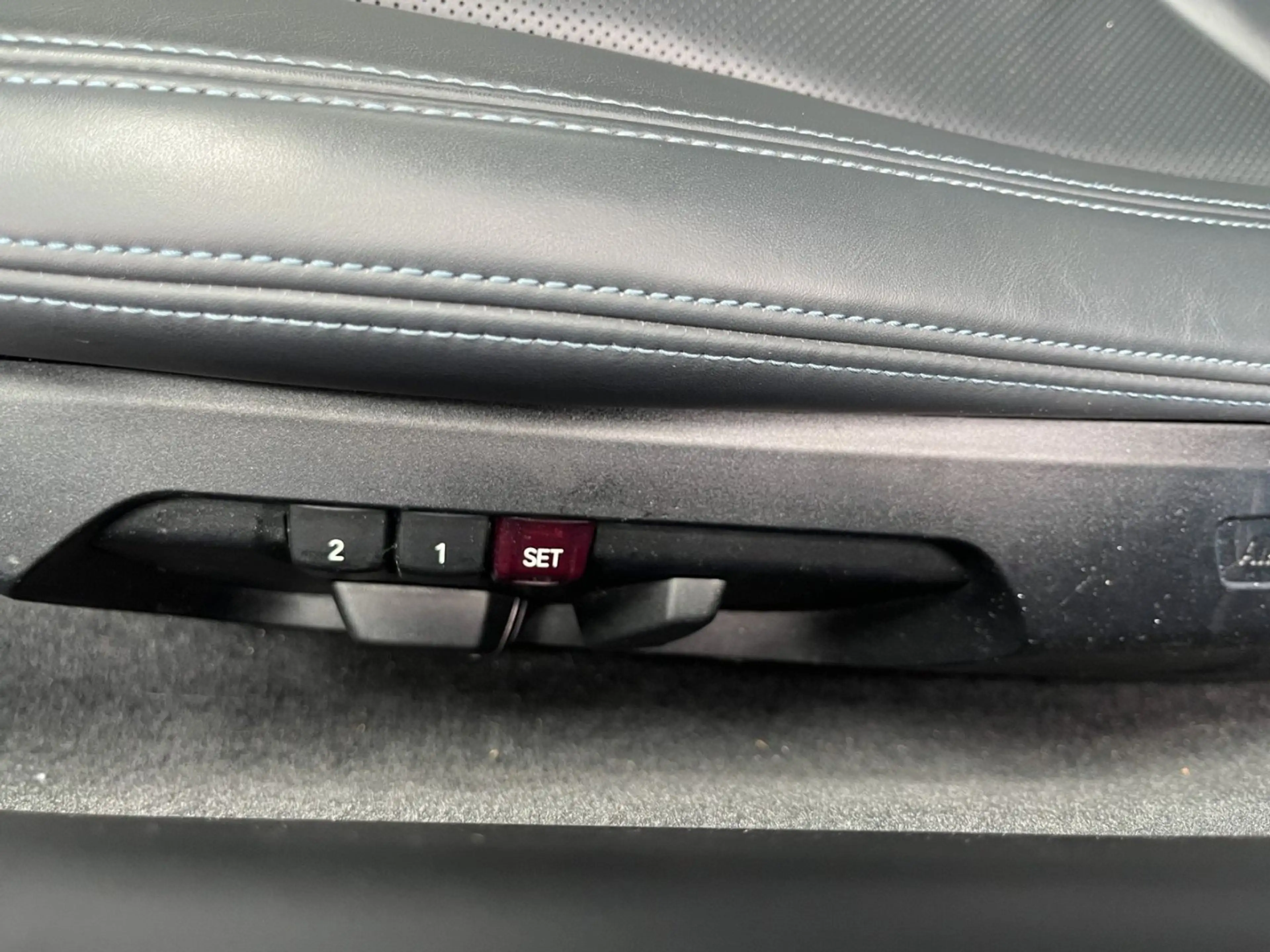 BMW i8 — photo 15