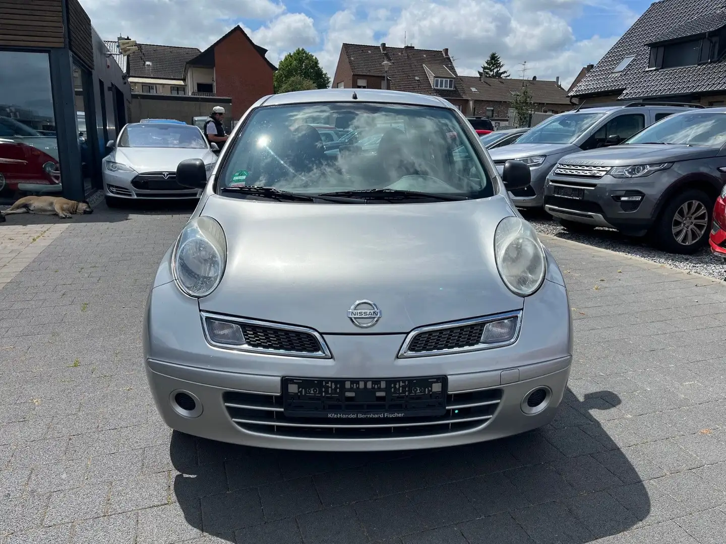 Nissan Micra Visia Silber - 2