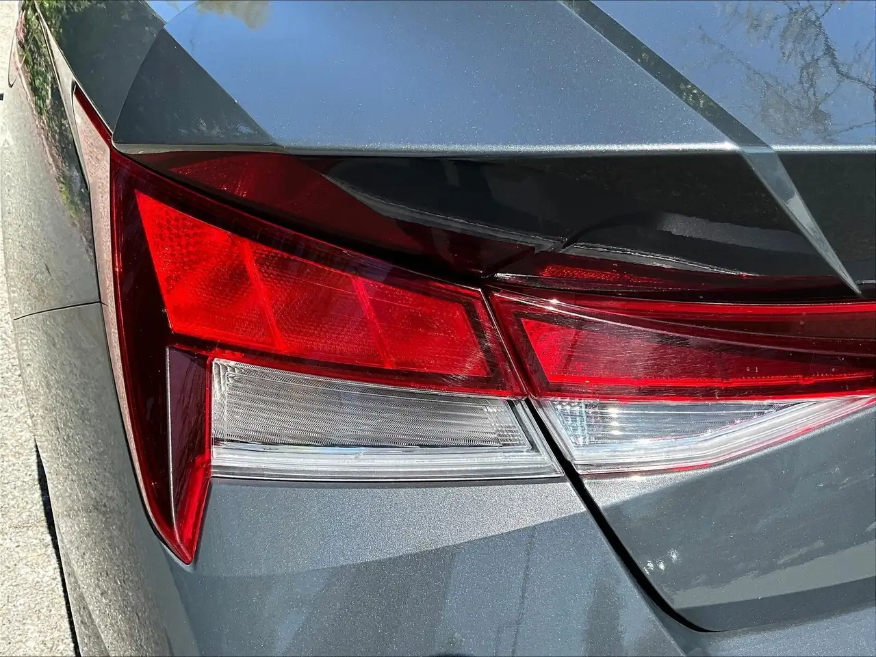 Hyundai ELANTRA photo Hyundai ELANTRA