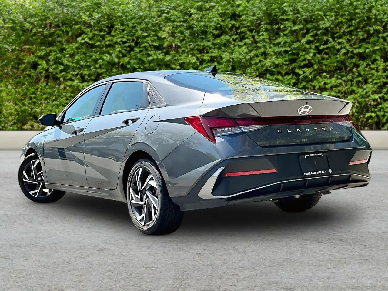 Hyundai ELANTRA photo Hyundai ELANTRA