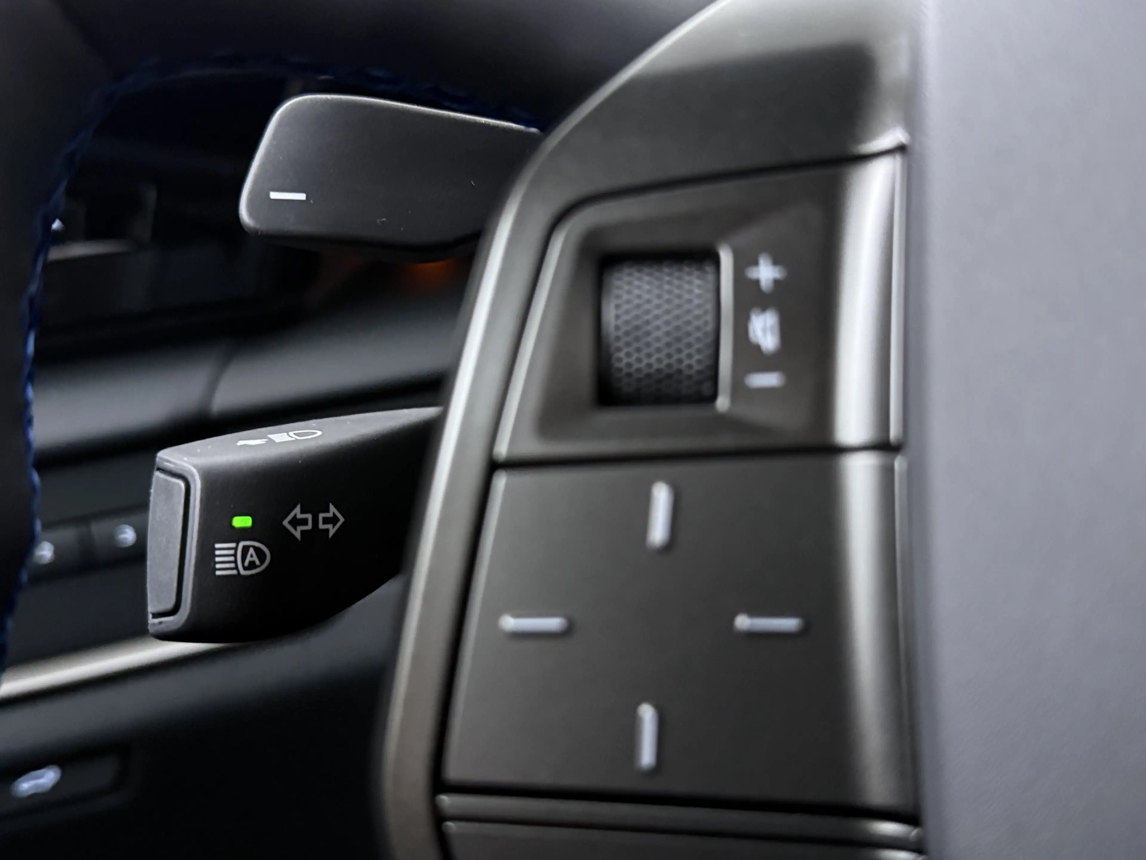 Lexus RZ 550e DIRECT 4 F SPORT 77 kWh | Mark Levinson Audio — photo 11