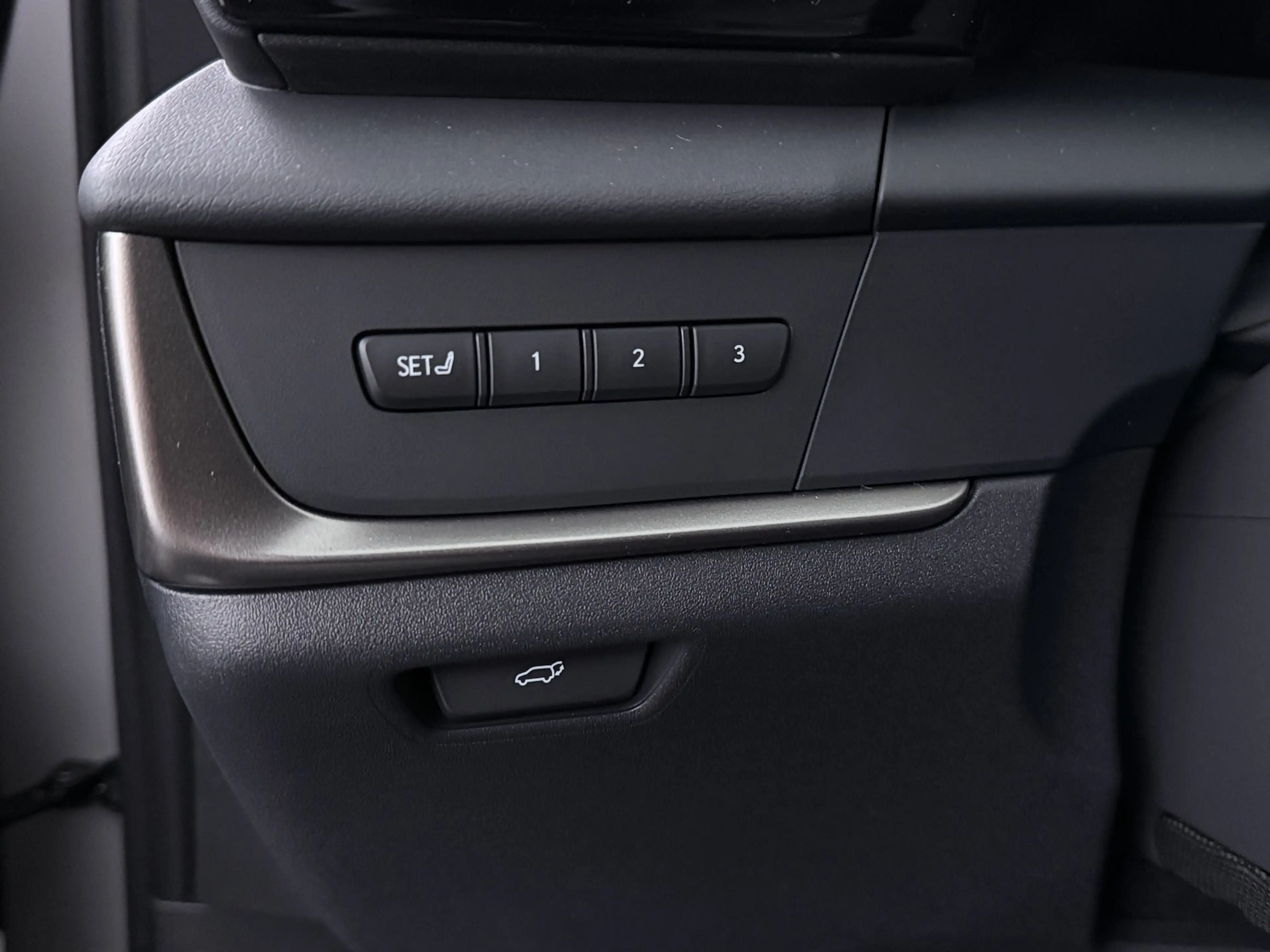 Lexus RZ 550e DIRECT 4 F SPORT 77 kWh | Mark Levinson Audio — photo 5