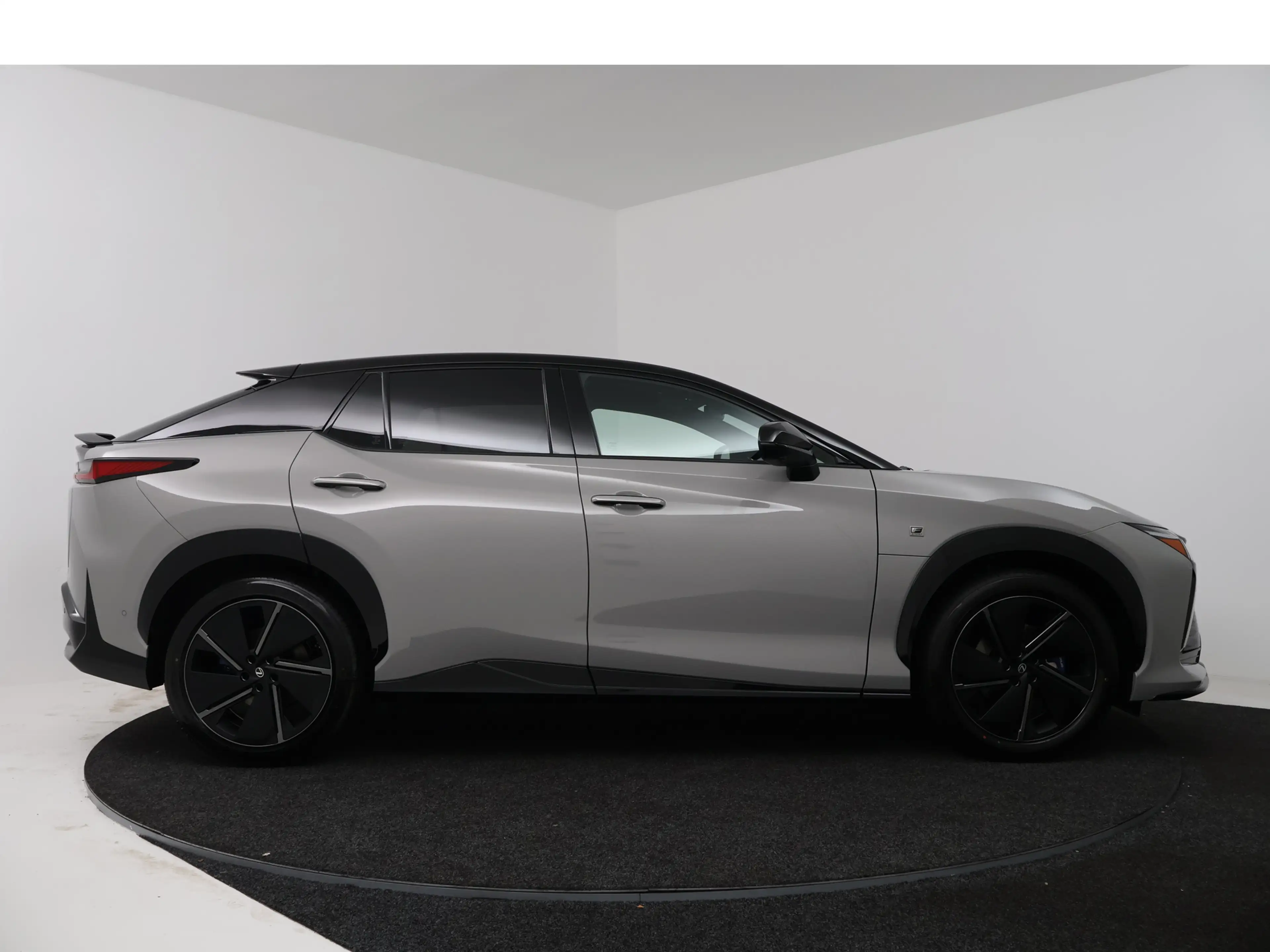 Lexus RZ 550e DIRECT 4 F SPORT 77 kWh | Mark Levinson Audio — photo 14