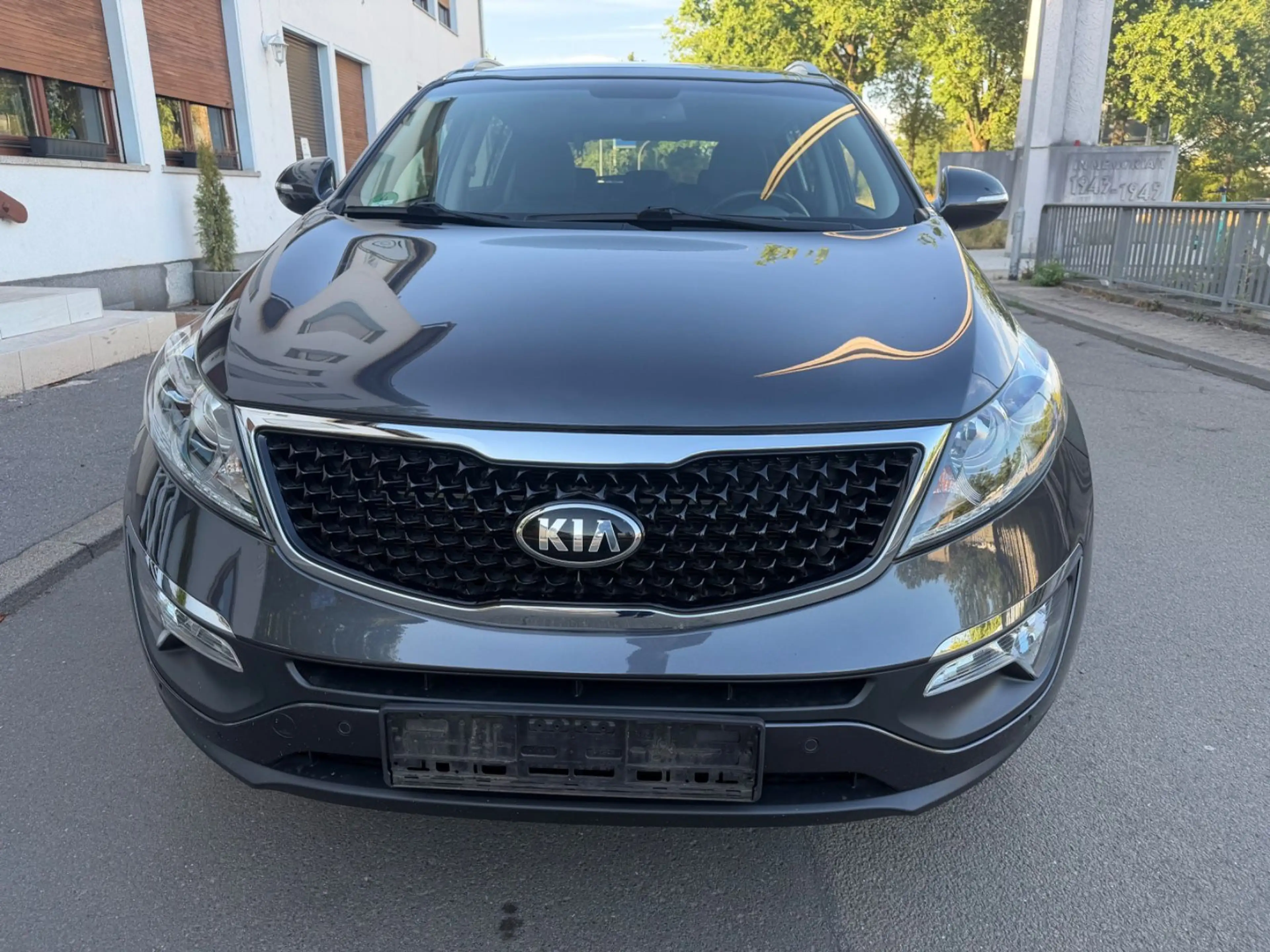 Kia Sportage 1.HAND + PANO + 4 x SHZ + KAMERA + AHK — photo 3