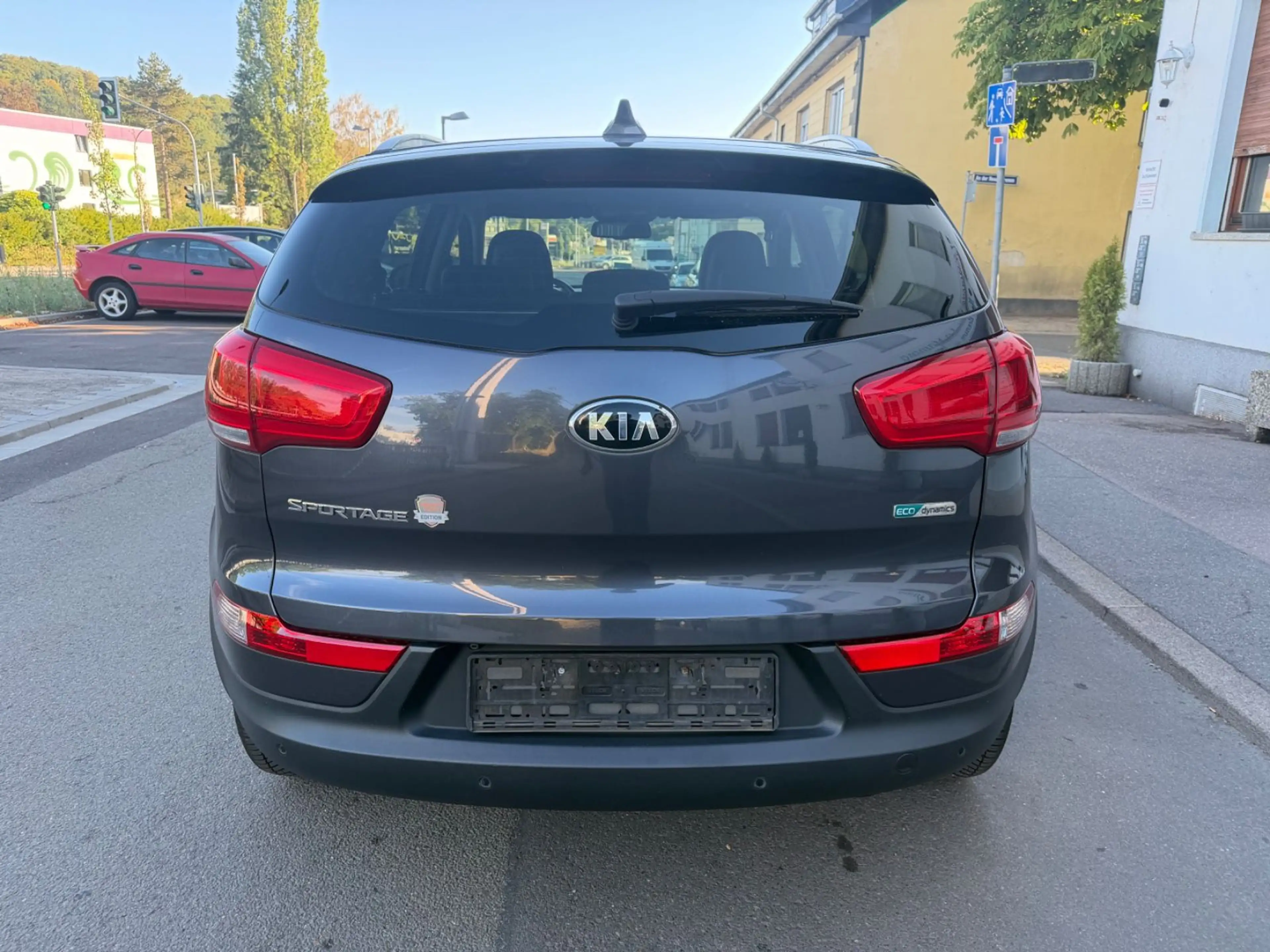 Kia Sportage 1.HAND + PANO + 4 x SHZ + KAMERA + AHK — photo 7