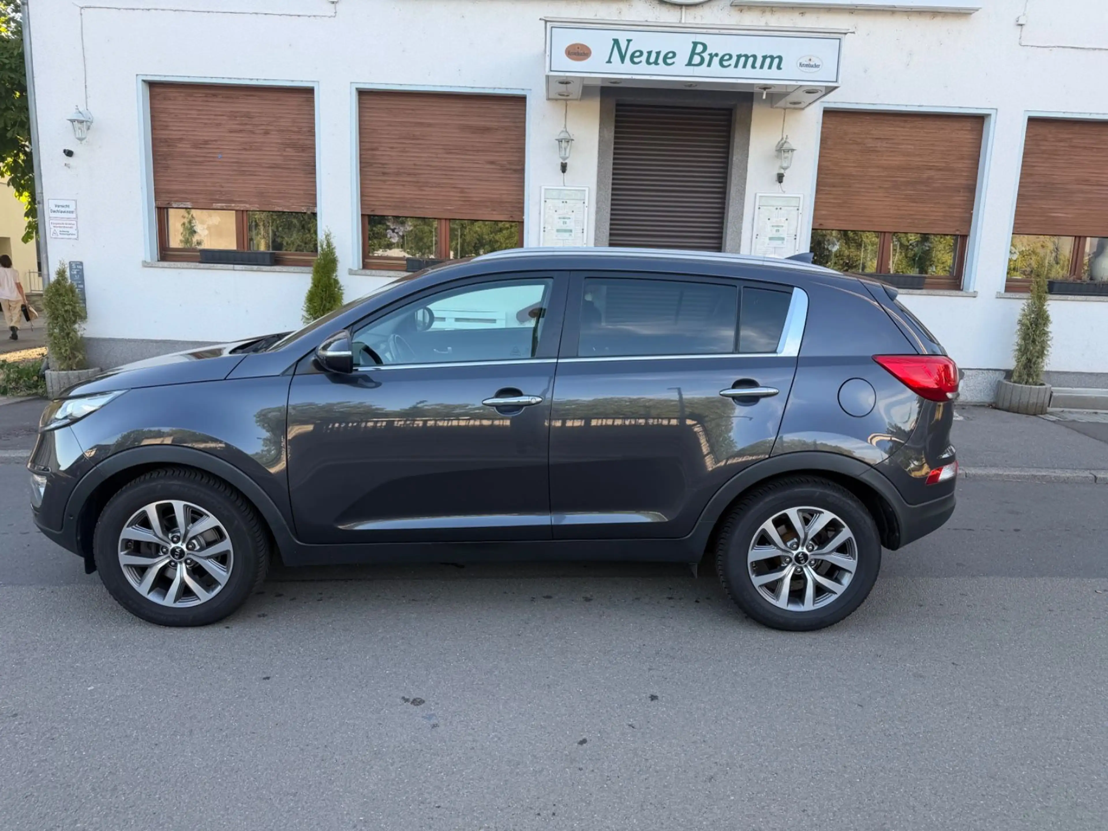 Kia Sportage 1.HAND + PANO + 4 x SHZ + KAMERA + AHK — photo 5