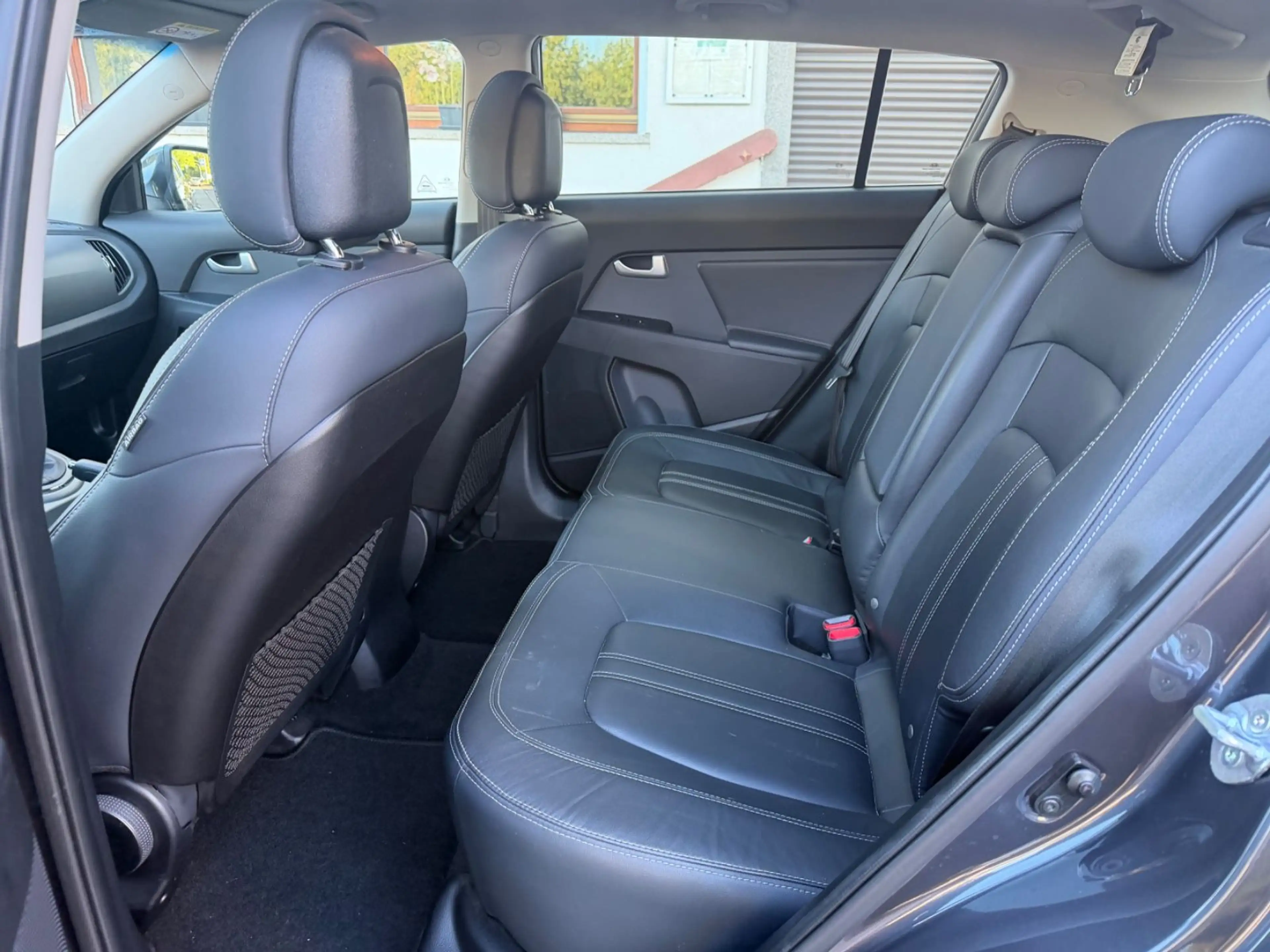 Kia Sportage 1.HAND + PANO + 4 x SHZ + KAMERA + AHK — photo 13