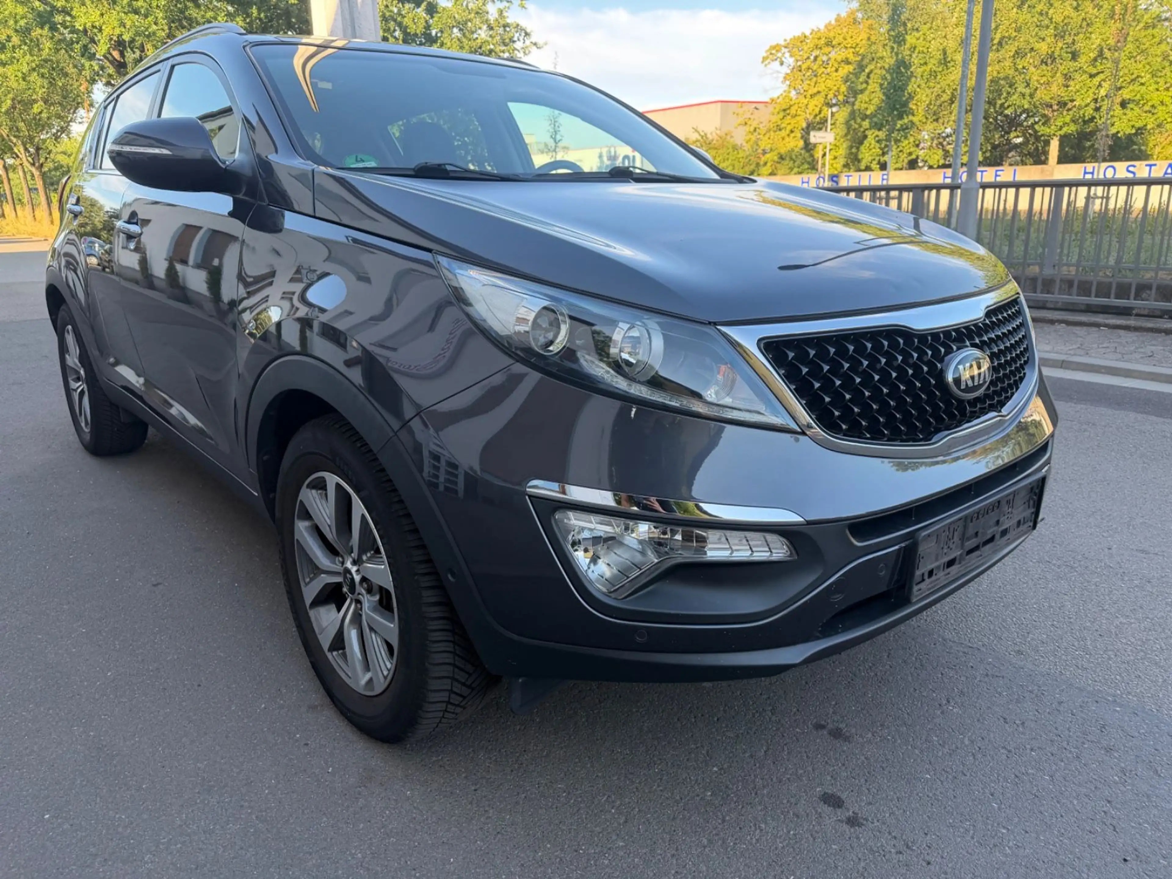 Kia Sportage 1.HAND + PANO + 4 x SHZ + KAMERA + AHK — photo 4