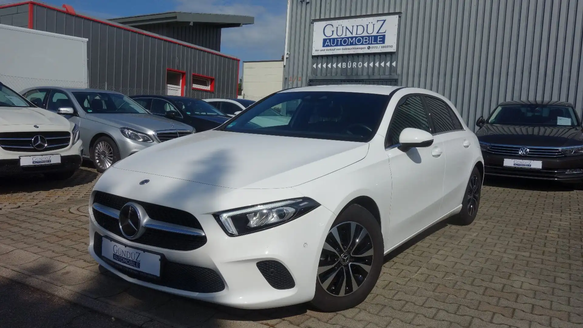 Mercedes-Benz A 200 d 8G-DCT STYLE*DISTRONIC*LED*WIDESCREEN*LE Weiß - 1