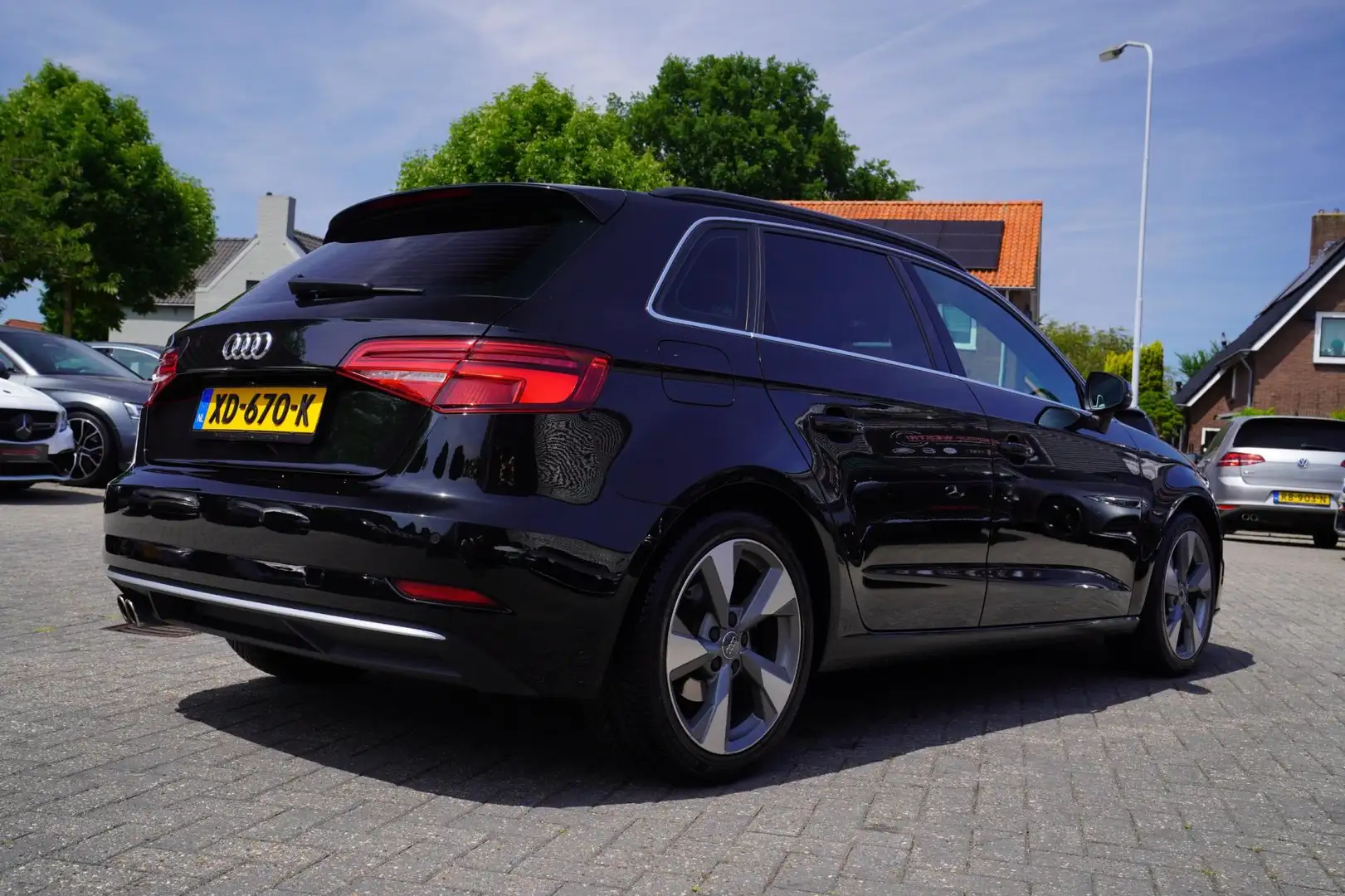 Audi A3 Sportback 1.5 TFSI CoD Design Pro Line Plus | Virt Nero - 2