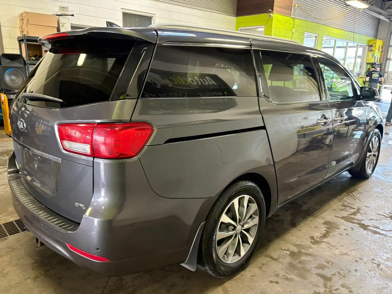 Kia Sedona снимка Kia Sedona