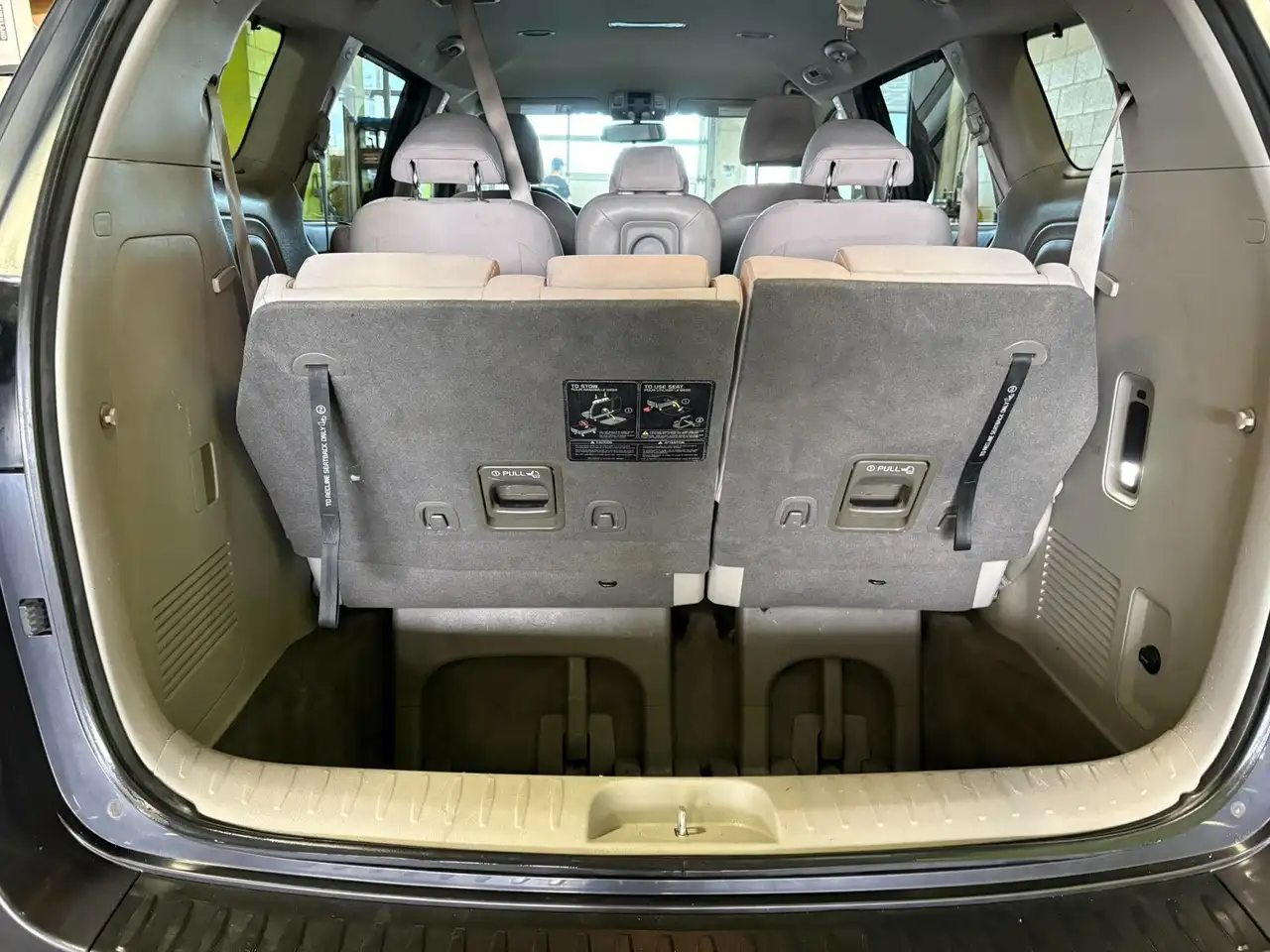 Kia Sedona снимка Kia Sedona