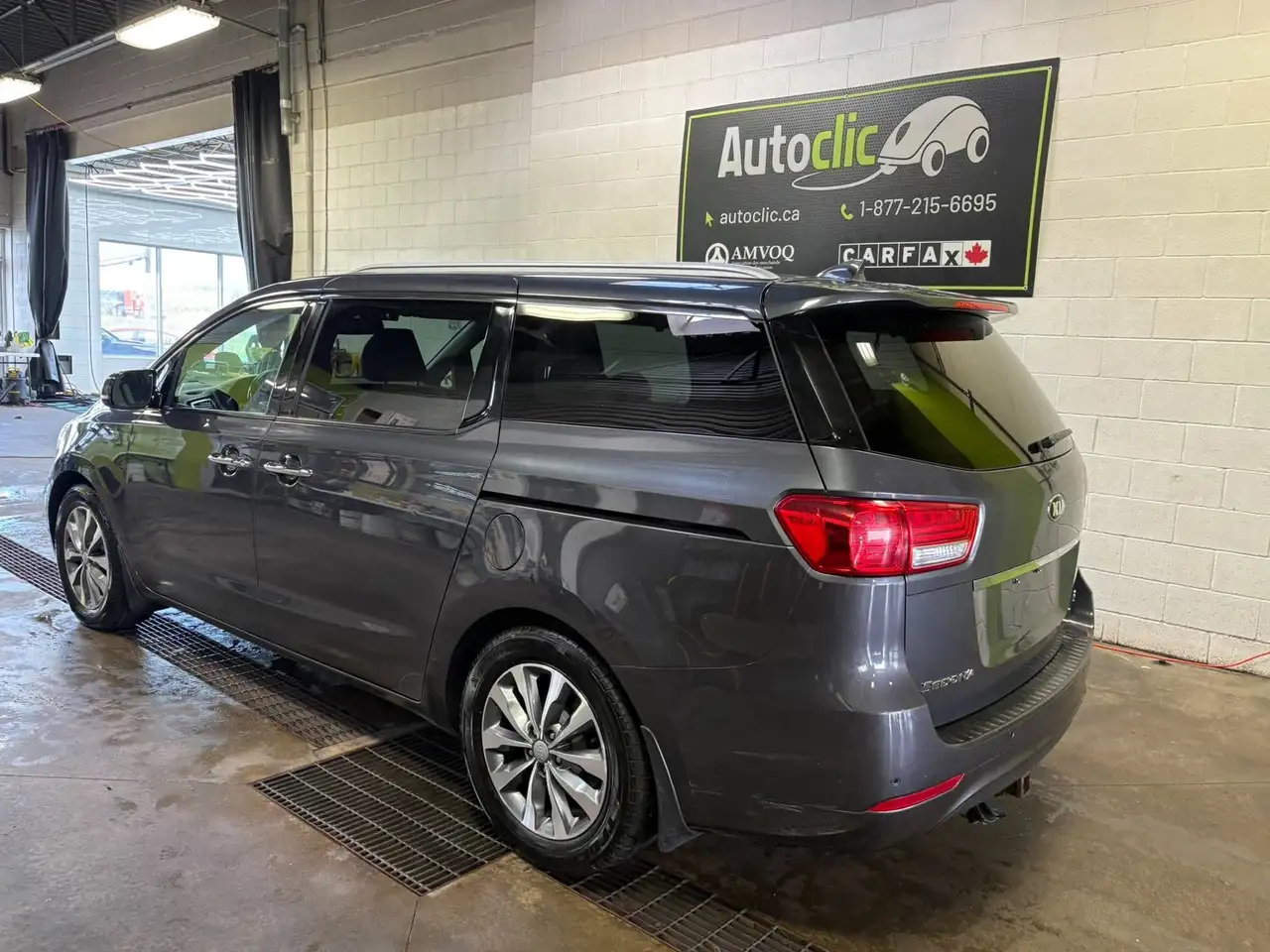 Kia Sedona снимка Kia Sedona