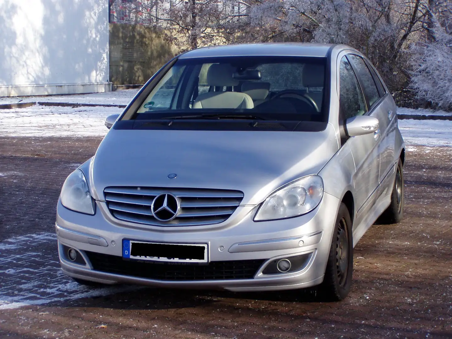 Mercedes-Benz B 170 # Parkhilfe vorne + hinten # Klimaautomatik Silber - 1