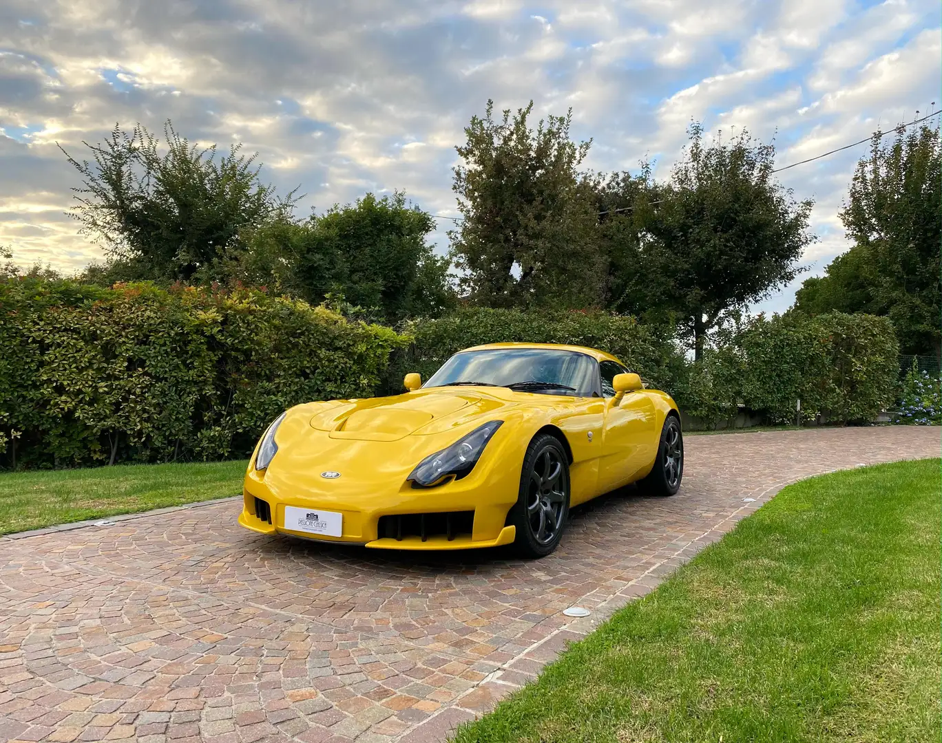 TVR Sagaris Giallo - 1