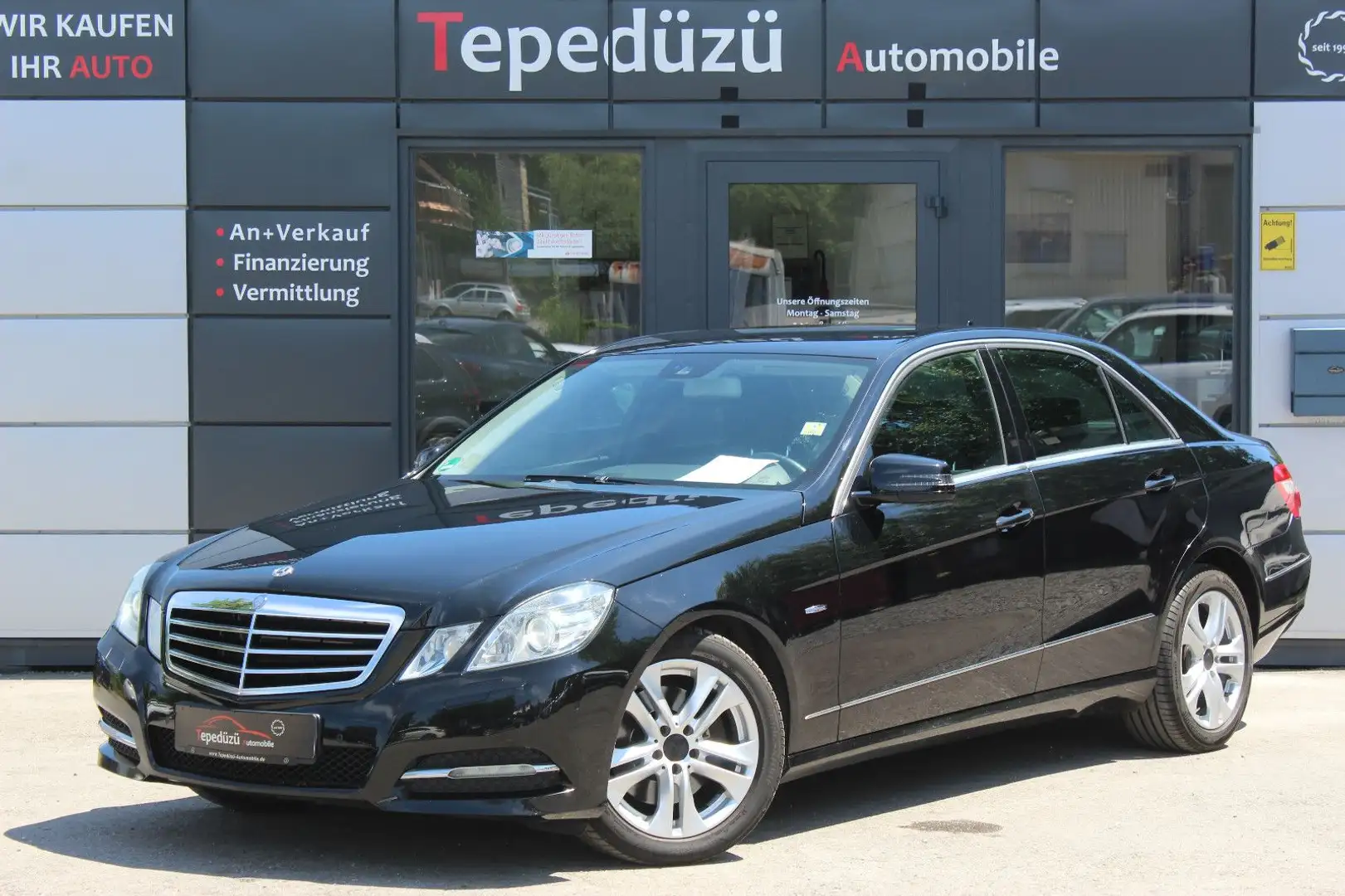 Mercedes-Benz E 350 CGI BE Avantgarde*BI-XENON*TEILLEDER*SHZ* Zwart - 1