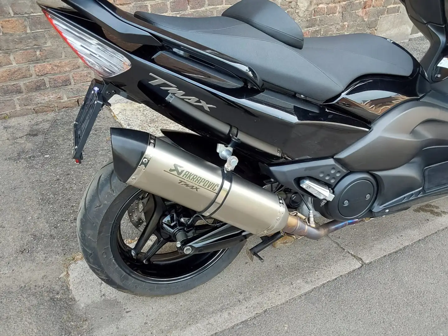 Yamaha TMAX 500 T MAX 500, ETAT NEUF, AKRAPOVIC, GANATIE 1 AN Noir - 2