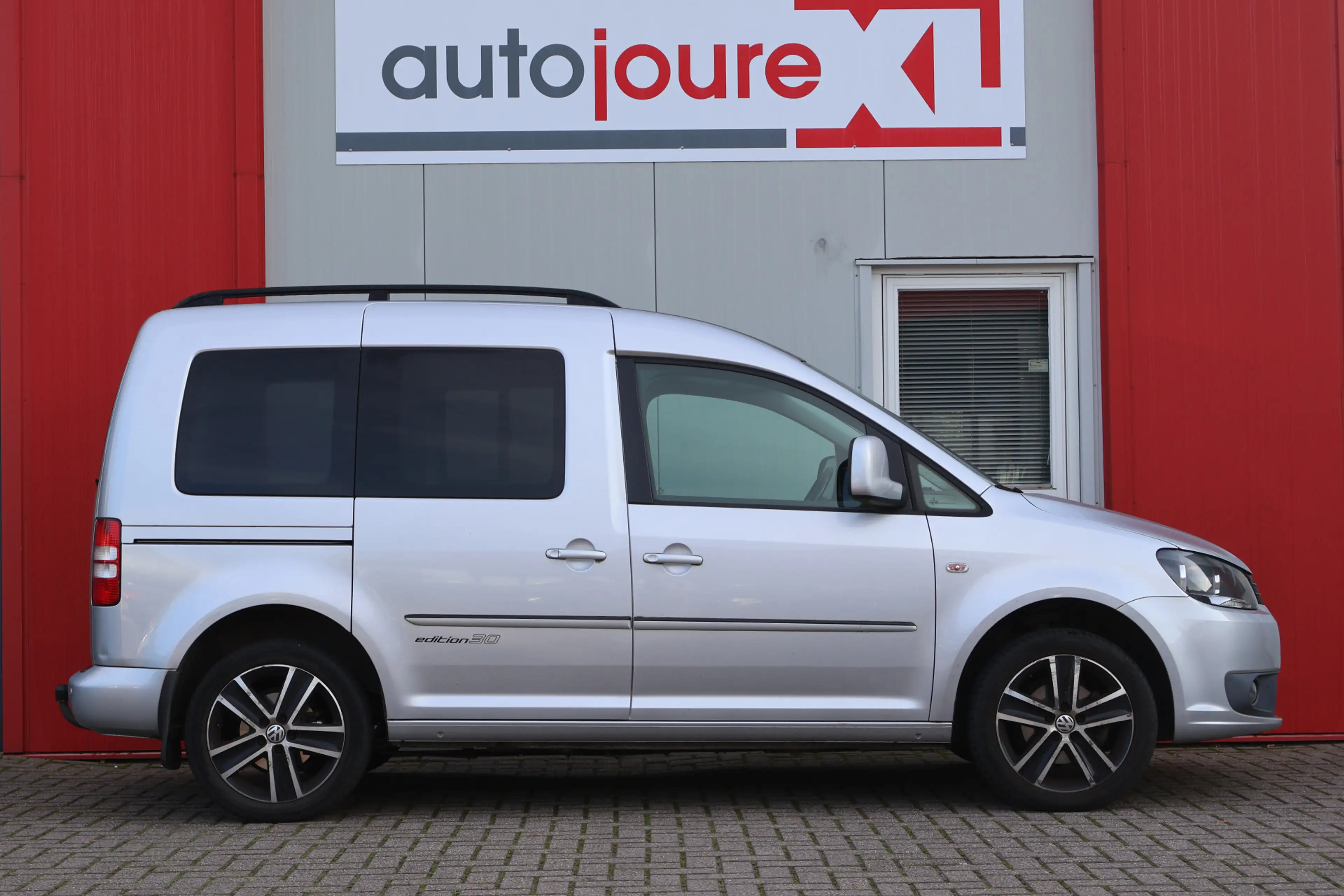 Volkswagen Caddy 1.6 TDI 5p. 30 Jahre Edition — photo 3