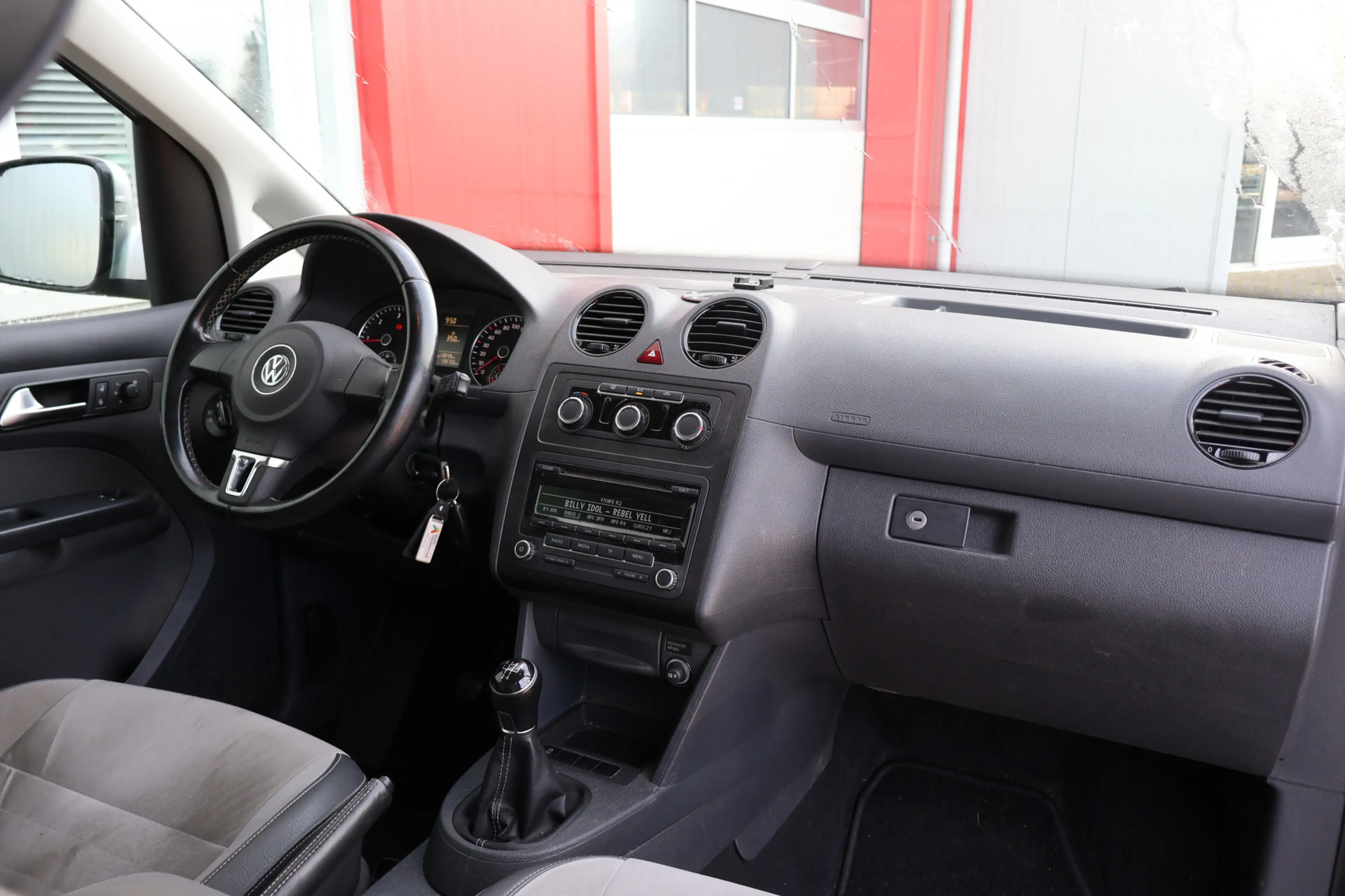 Volkswagen Caddy 1.6 TDI 5p. 30 Jahre Edition — photo 9