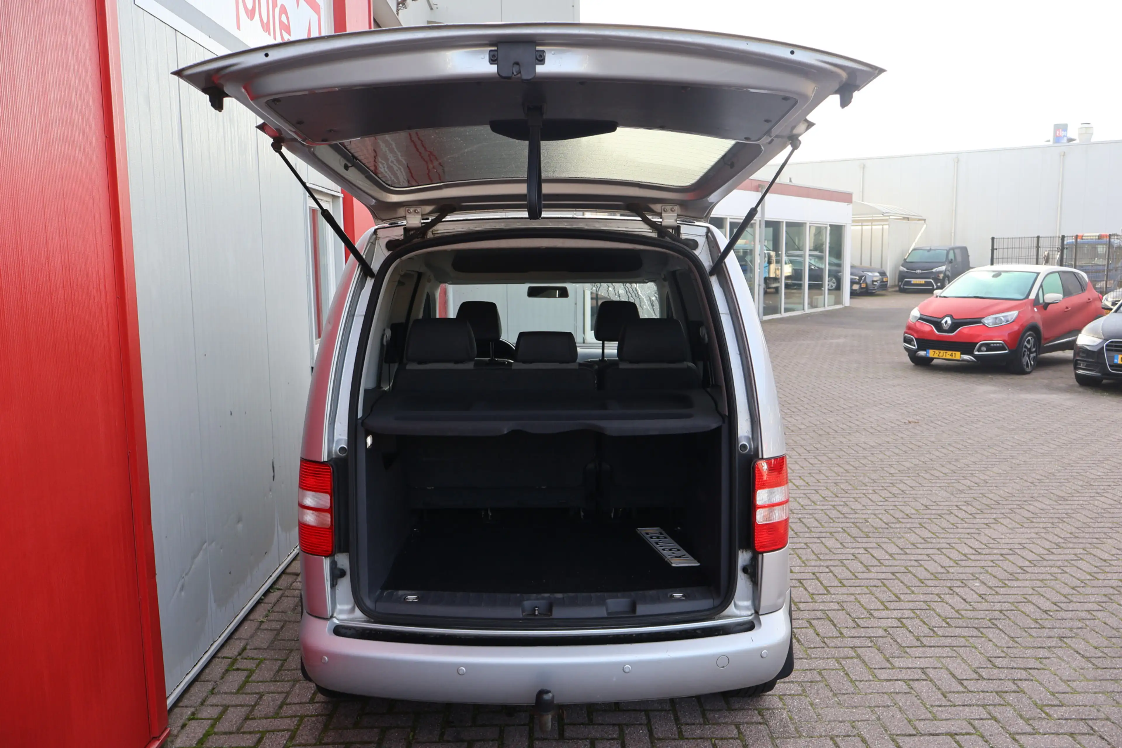 Volkswagen Caddy 1.6 TDI 5p. 30 Jahre Edition — photo 18
