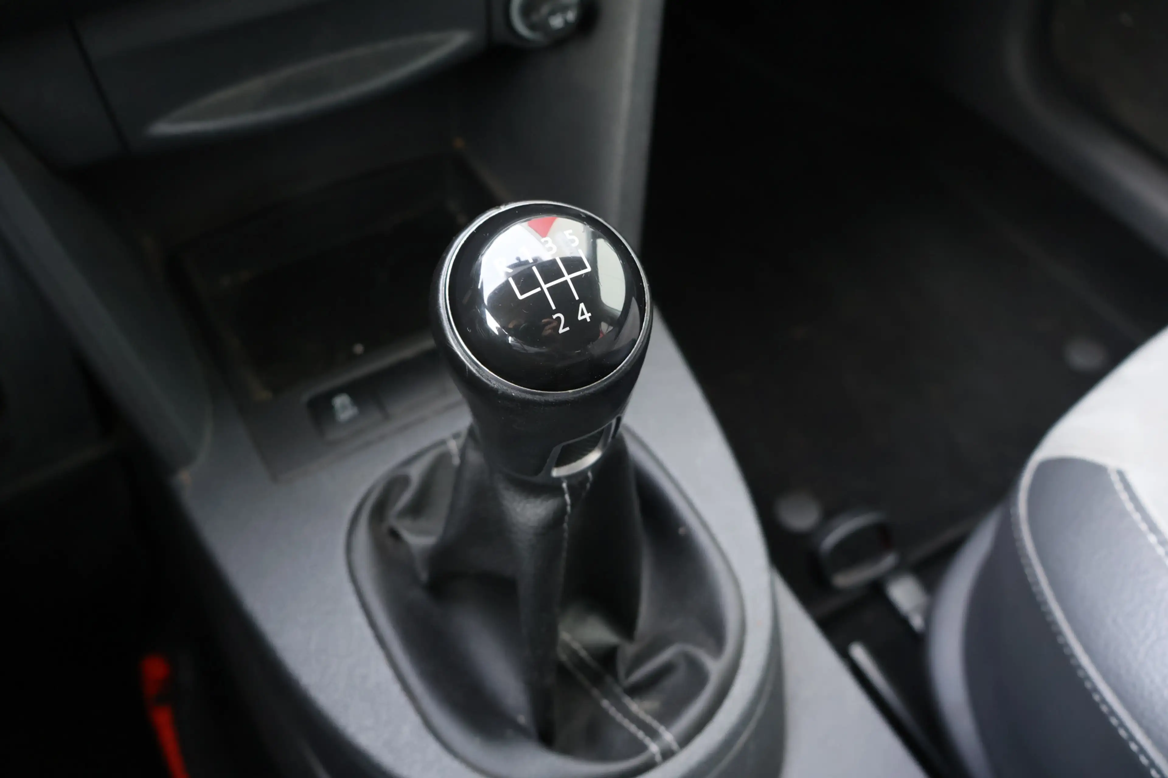 Volkswagen Caddy 1.6 TDI 5p. 30 Jahre Edition — photo 14
