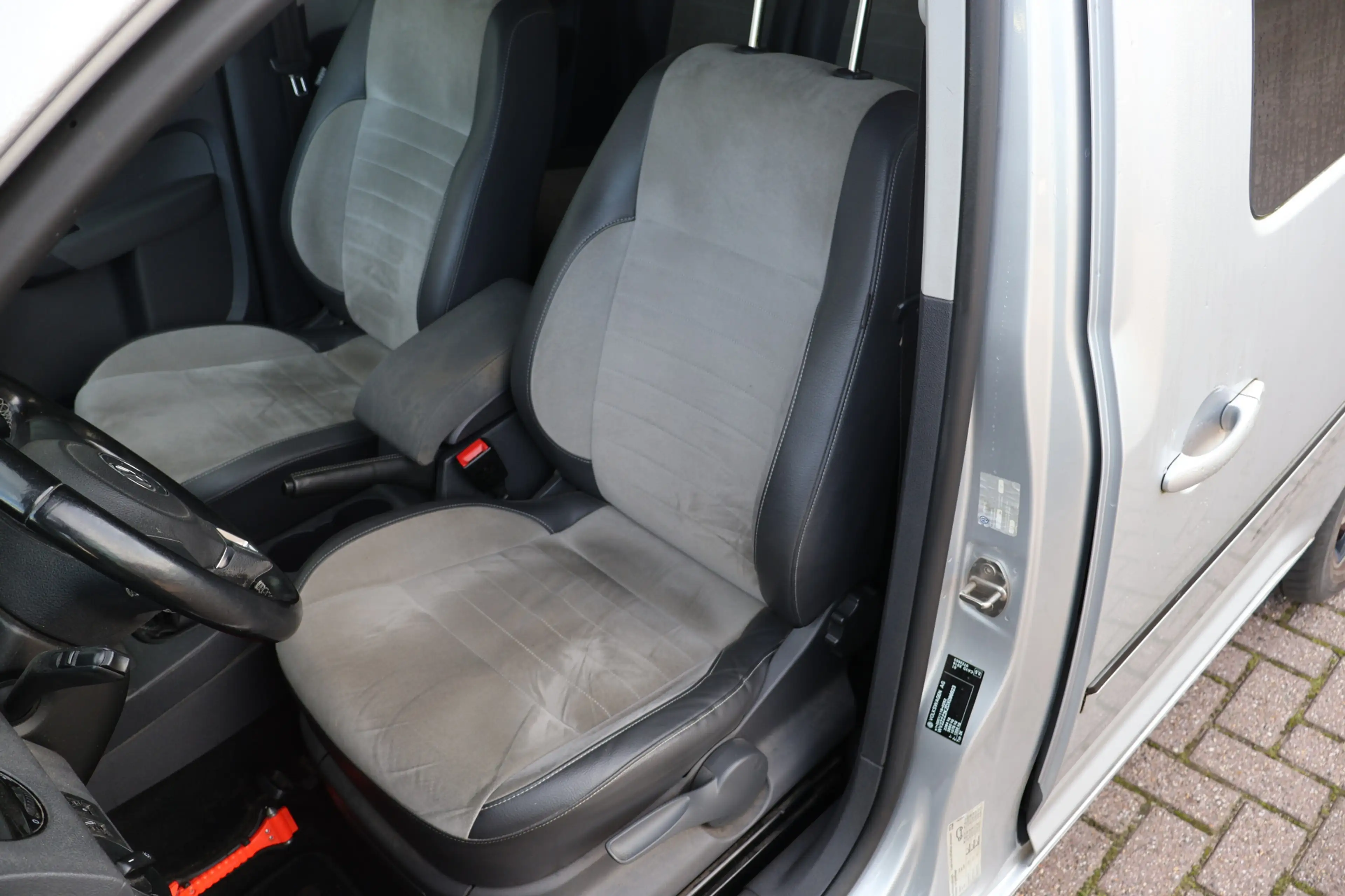 Volkswagen Caddy 1.6 TDI 5p. 30 Jahre Edition — photo 8