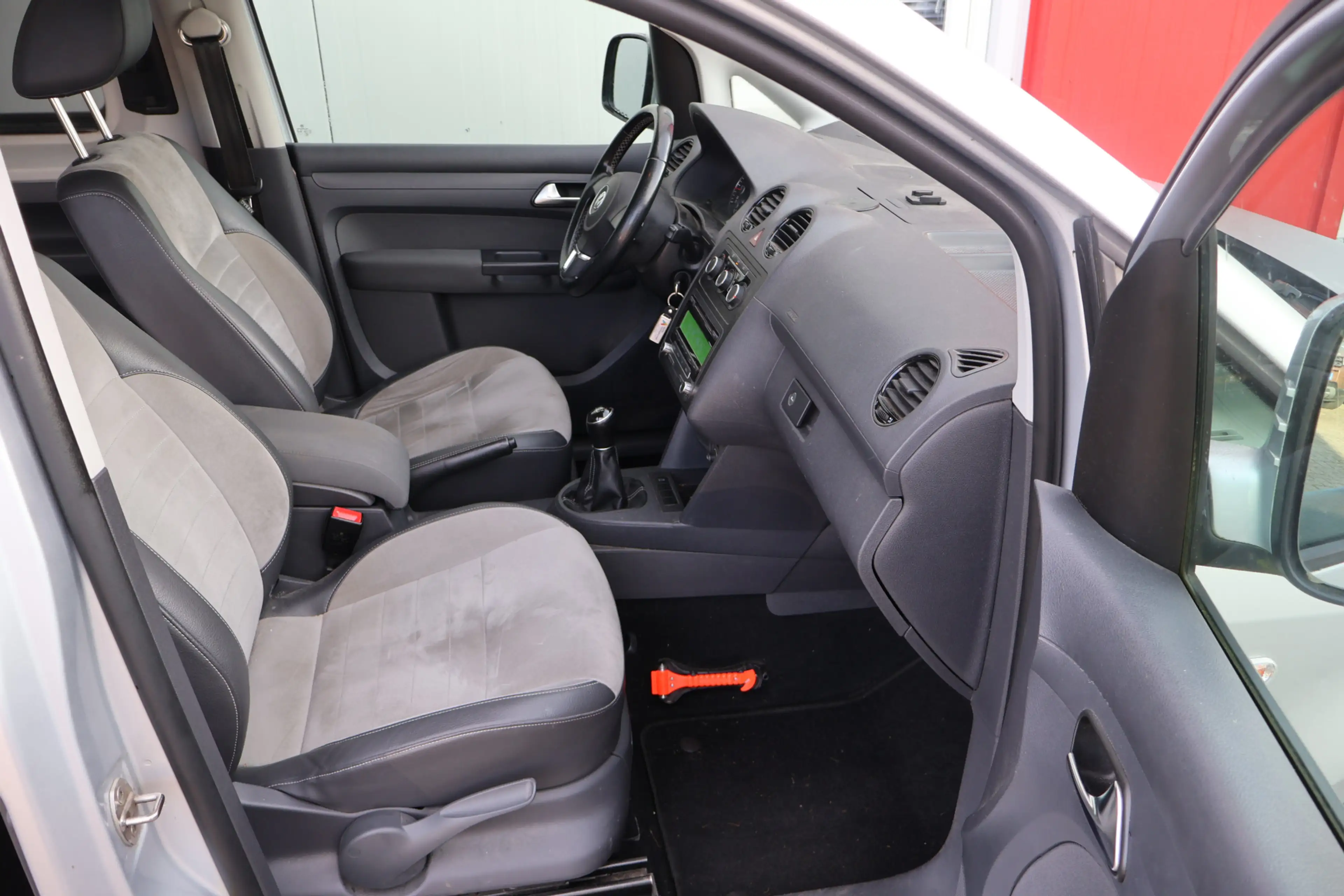 Volkswagen Caddy 1.6 TDI 5p. 30 Jahre Edition — photo 15