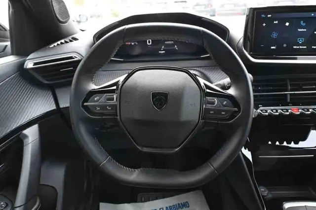 Peugeot 2008 view 16