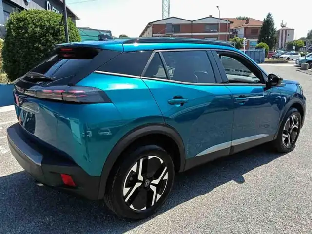 Peugeot 2008 view 3