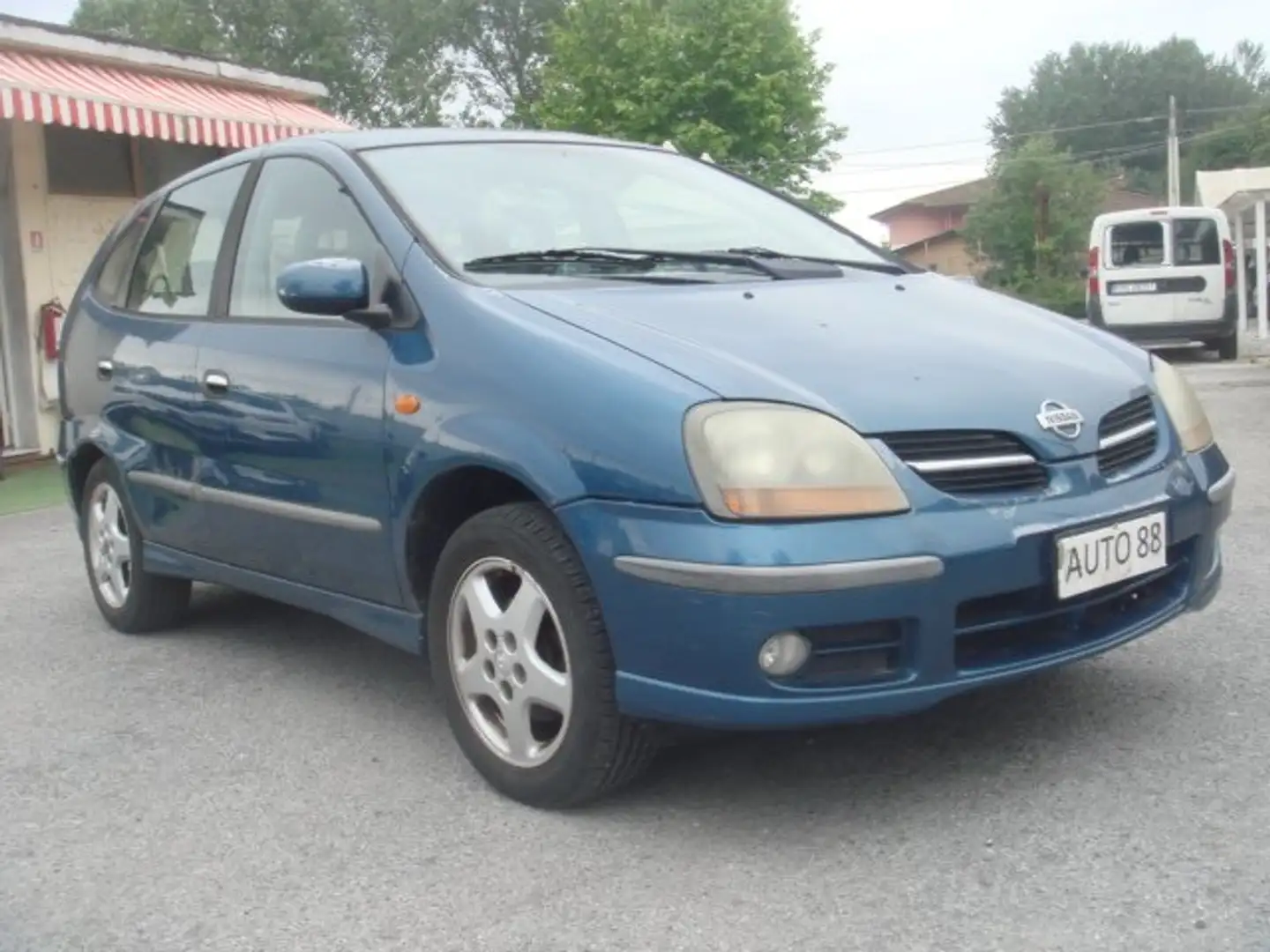 Nissan Almera Tino Tino 1.8 Comfort Azul - 2