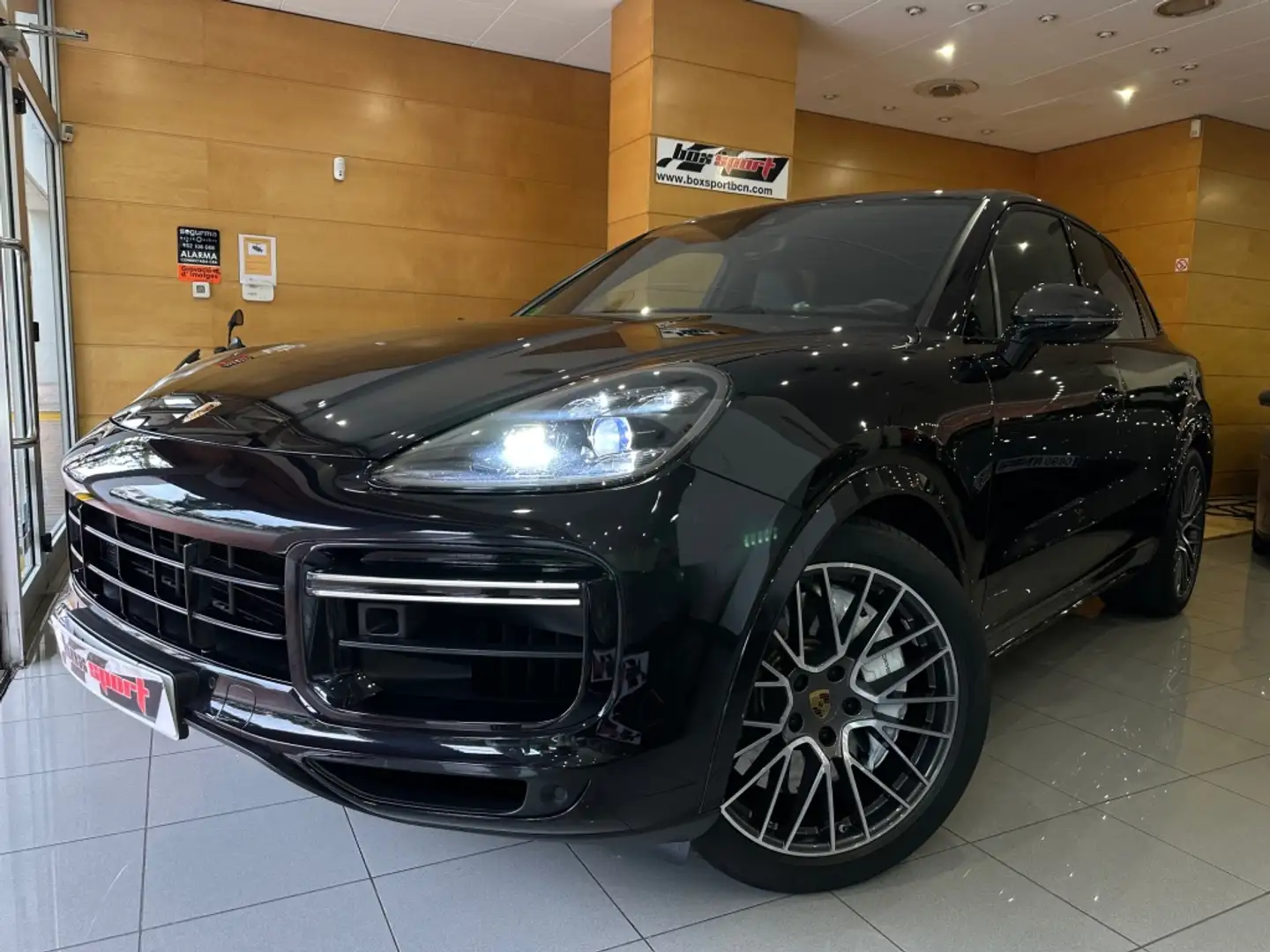 Porsche Cayenne Turbo Aut. Negro - 1