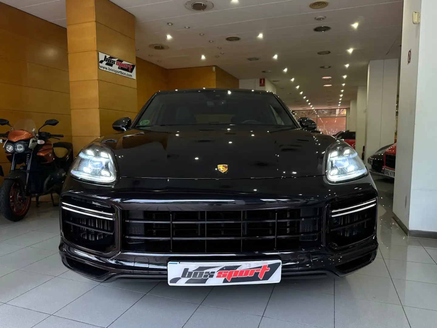 Porsche Cayenne Turbo Aut. Negro - 2