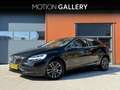 Volvo V40 2.0 D2 Nordic+ | 1 eig. | NAVI | PANO | Standkache Zwart - thumbnail 1