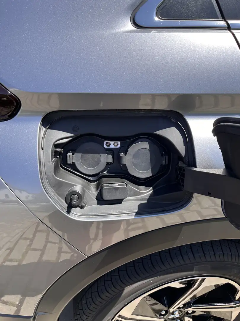 Mitsubishi Eclipse Cross Plus Hybrid 4WD Grau - 2