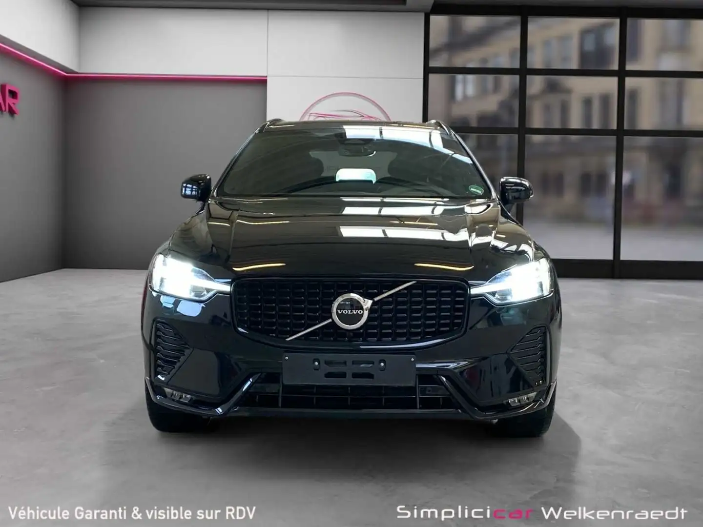 Volvo XC60 XC60 2.0 B4 MHEV Plus Dark-TVA/BTW-CARPL-SG+VOL CH Zwart - 2