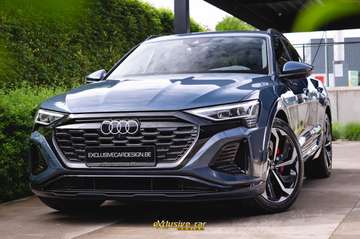 Sportback Quattro S line 106 kWh /21''/Panodak/360°Cam/Memory/Trekhaak/Keyless/Luchtvering/