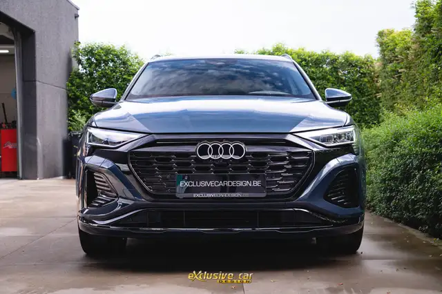 Audi Q8 E-Tron view 2