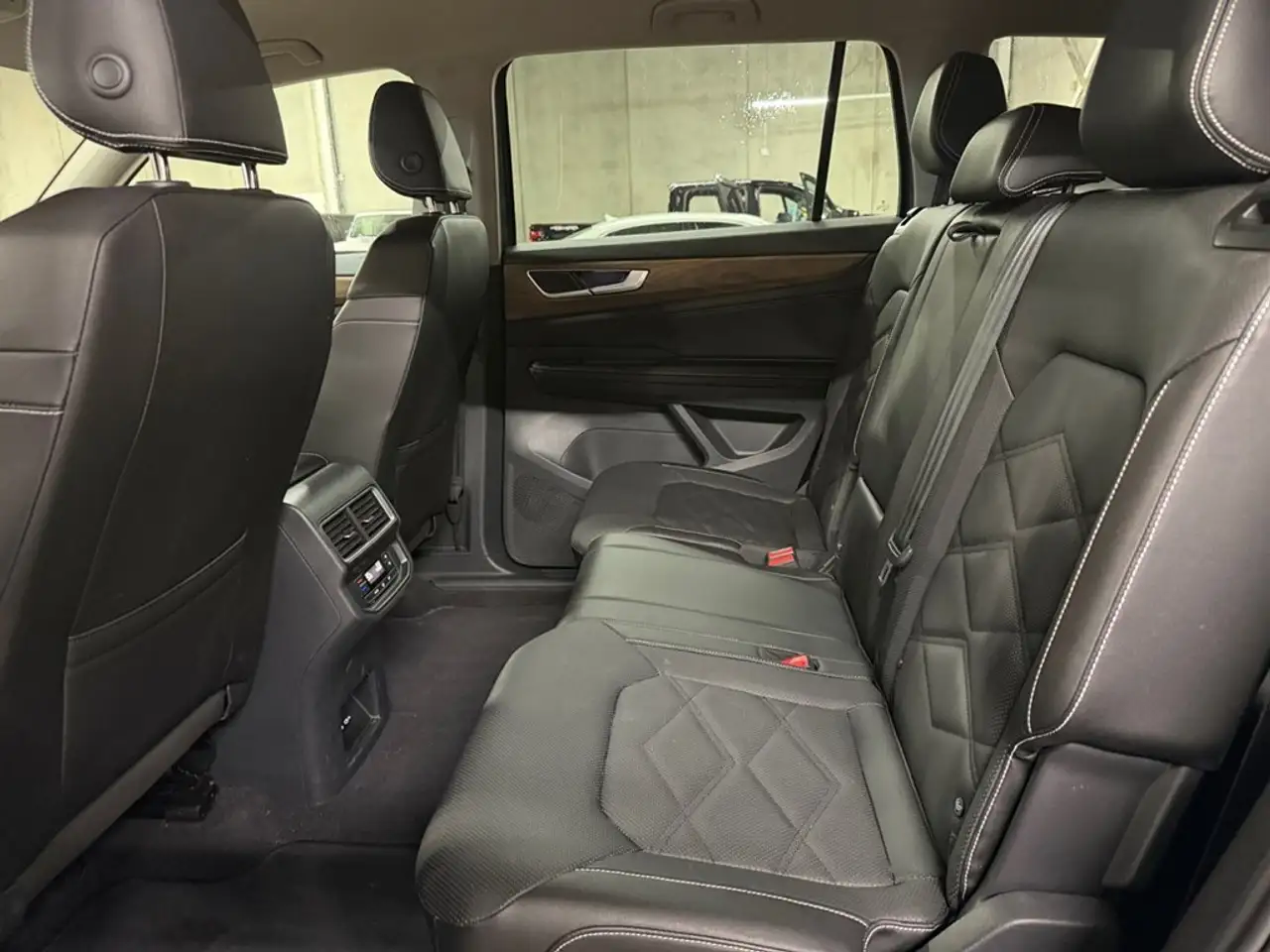 Volkswagen Atlas снимка Volkswagen Atlas