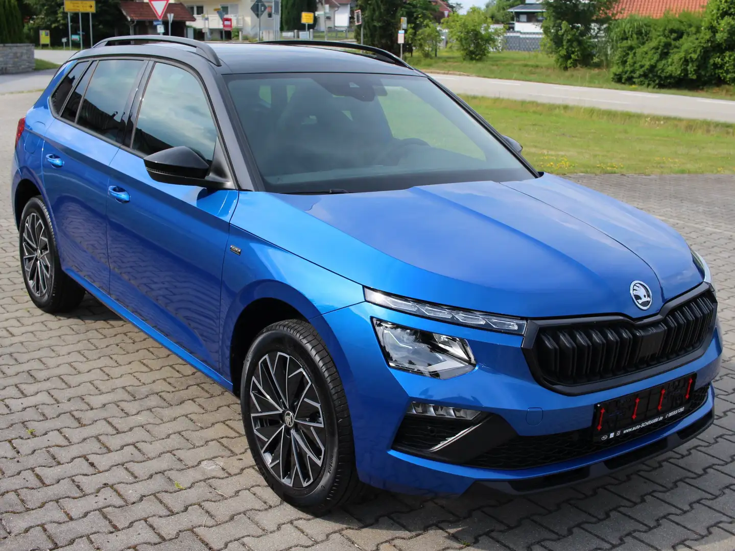Skoda Kamiq 1.5 TSi DSG Drive AHK Matrix Pano 5 Jahre Garantie Blau - 1