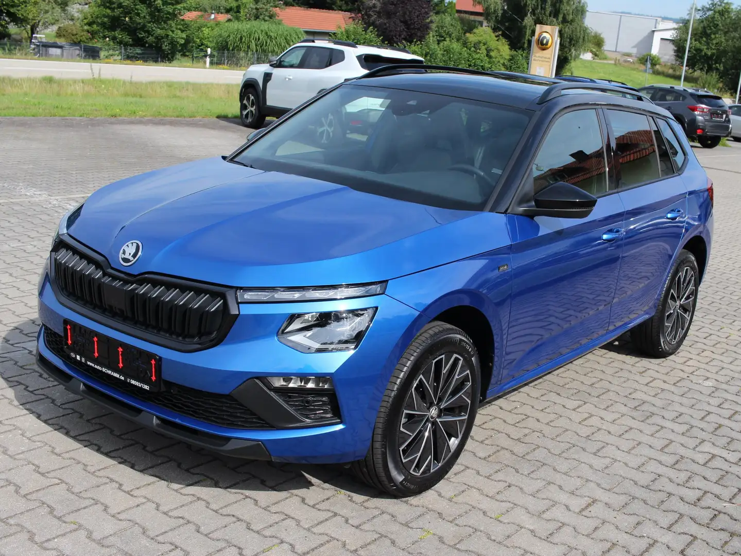 Skoda Kamiq 1.5 TSi DSG Drive AHK Matrix Pano 5 Jahre Garantie Blau - 2