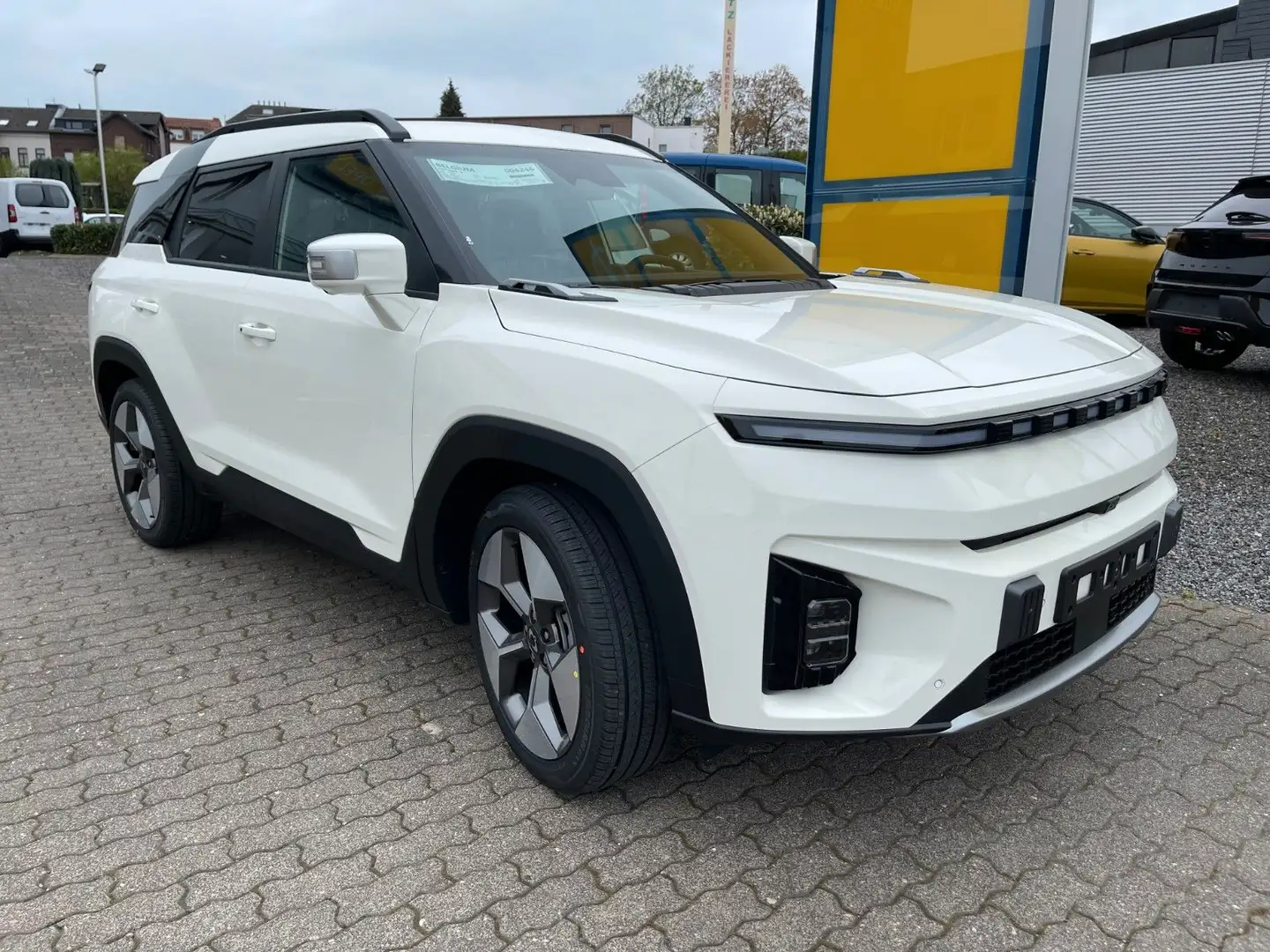 SsangYong Torres EVX Titanium Weiß - 1