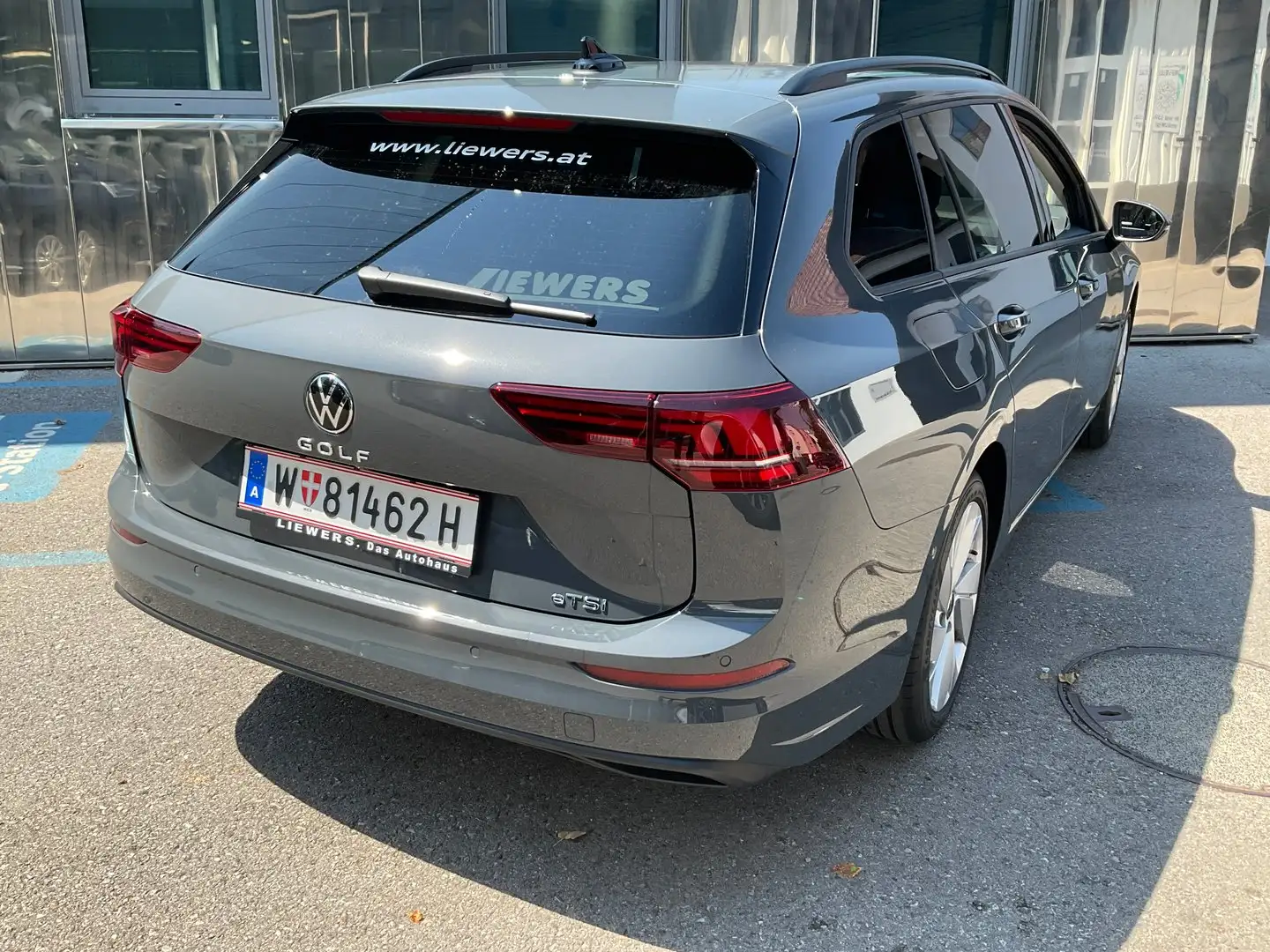 Volkswagen Golf Variant Business mHeV DSG Grau - 2