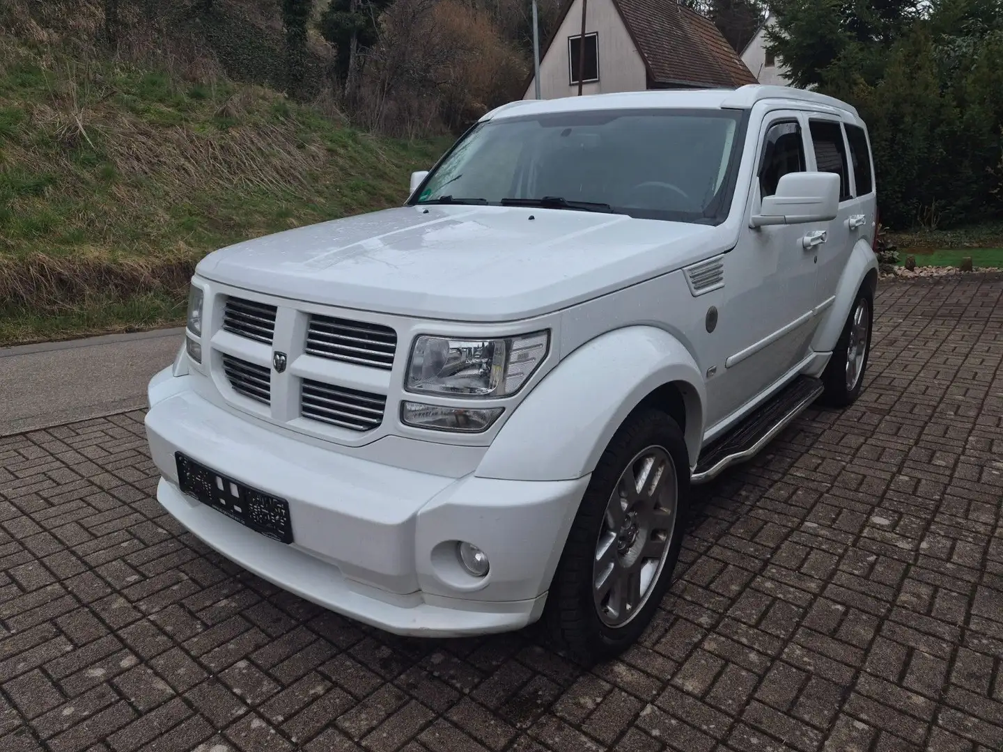 Dodge Nitro R/T Schwarz - 2