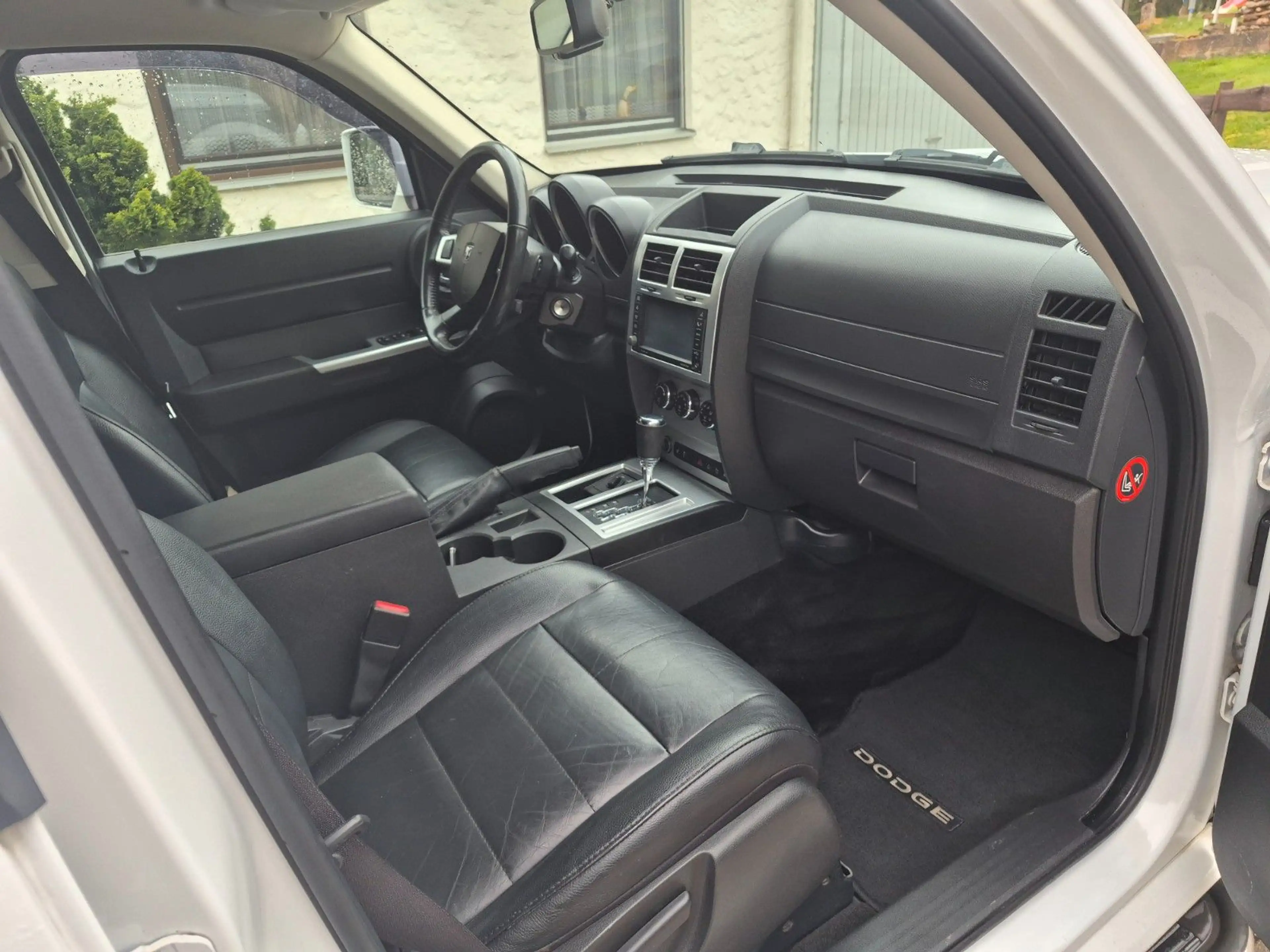 Dodge Nitro R/T — photo 5